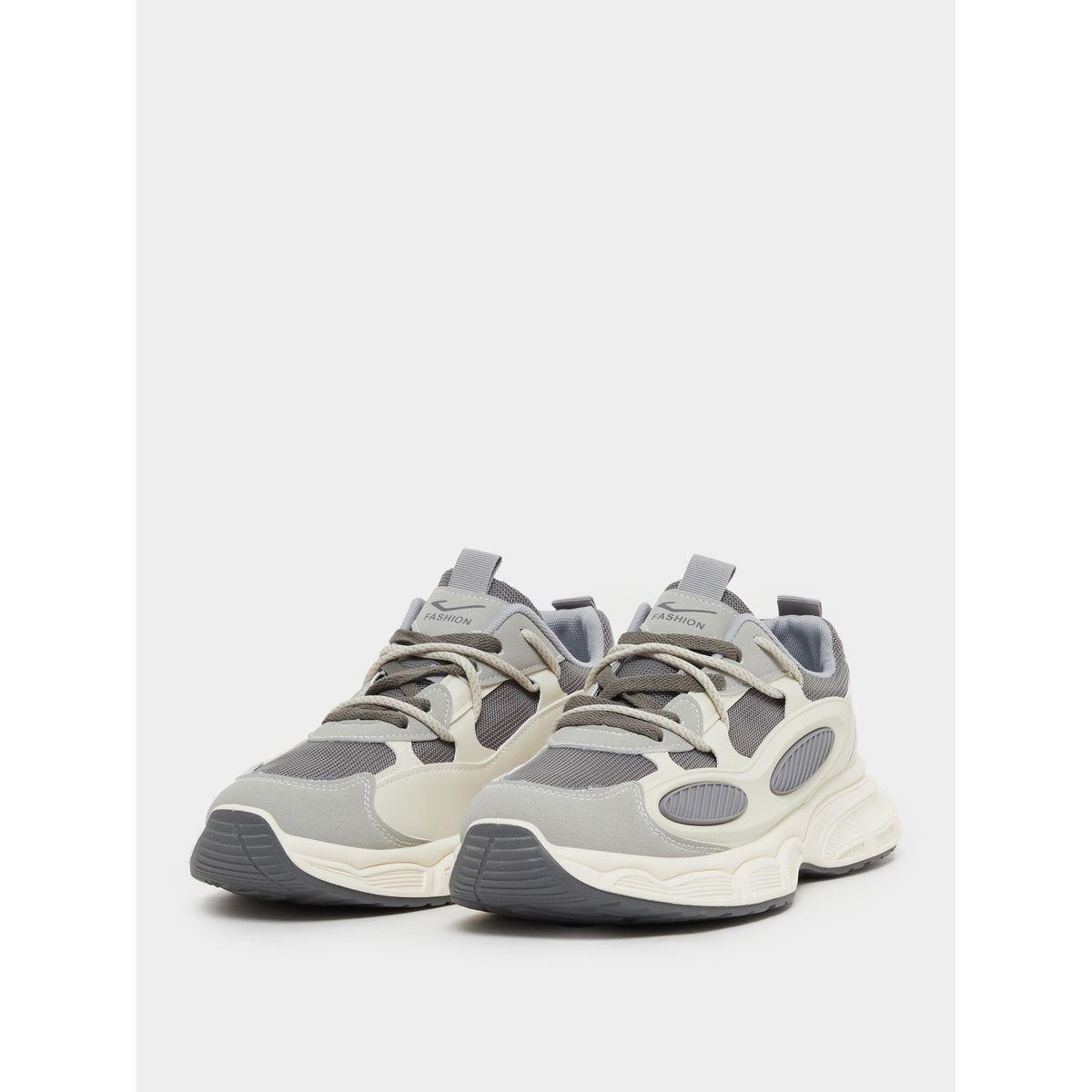 حذاء سنيكرز بنعل شانكي وتفاصيل بارزة الملمس-men-shoes-sneakers-image-2