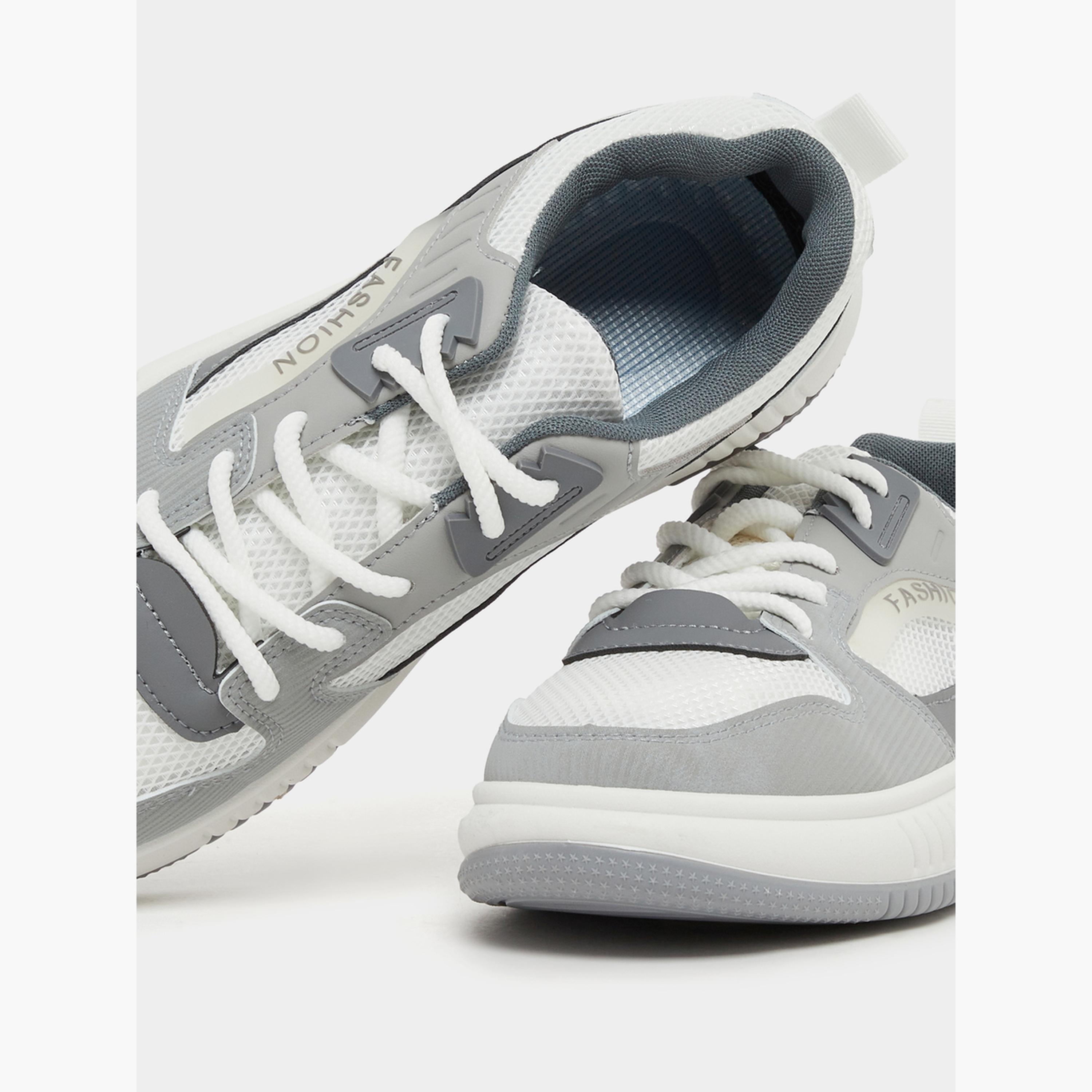 حذاء سنيكرز بنعل شانكي وأربطة للإغلاق-men-shoes-sneakers-image-3