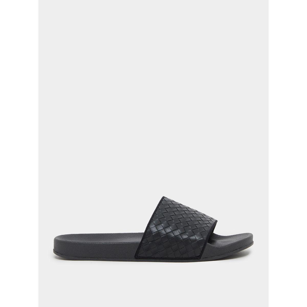 شبشب سهل الارتداء بتفاصيل بارزة الملمس-men-shoes-flipflopsandslides-image-1