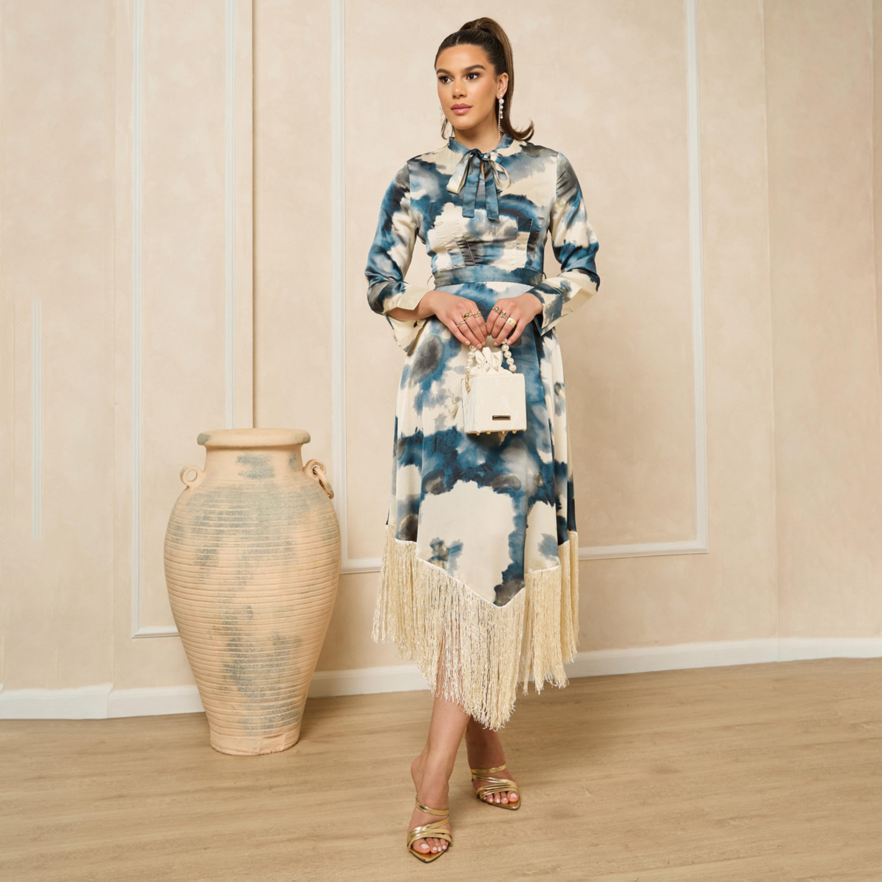ستايلي - فستان قميص مطبوع متوسط الطول بأكمام طويلة وحافة مزينة بشراشيب-women-clothing-dresses-image-2
