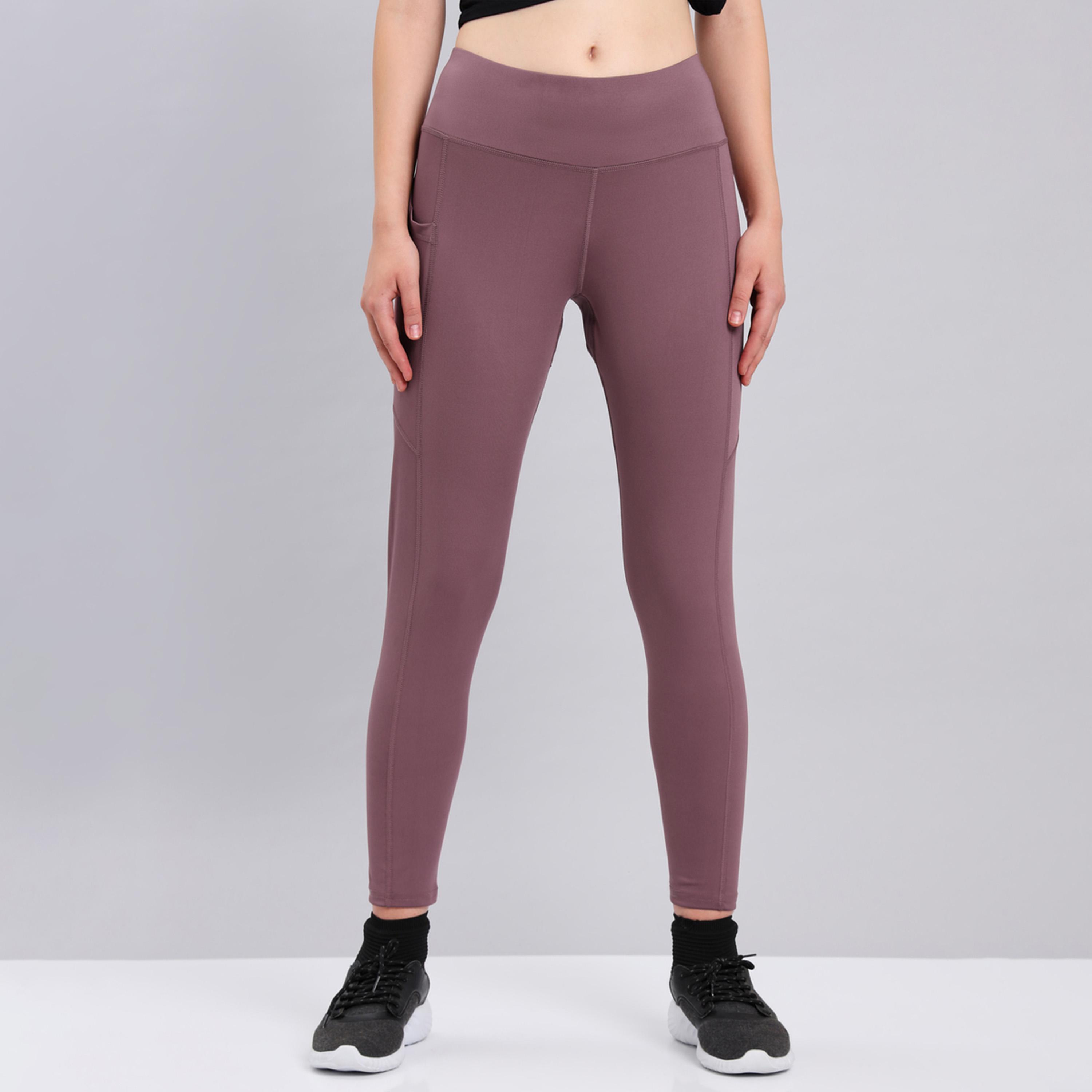 تكنو سبورت × ستايلي - ليقنز بخياطة مكشوفة وطبعة شعار-women-clothing-sportswearandactivewear-bottoms-image-1