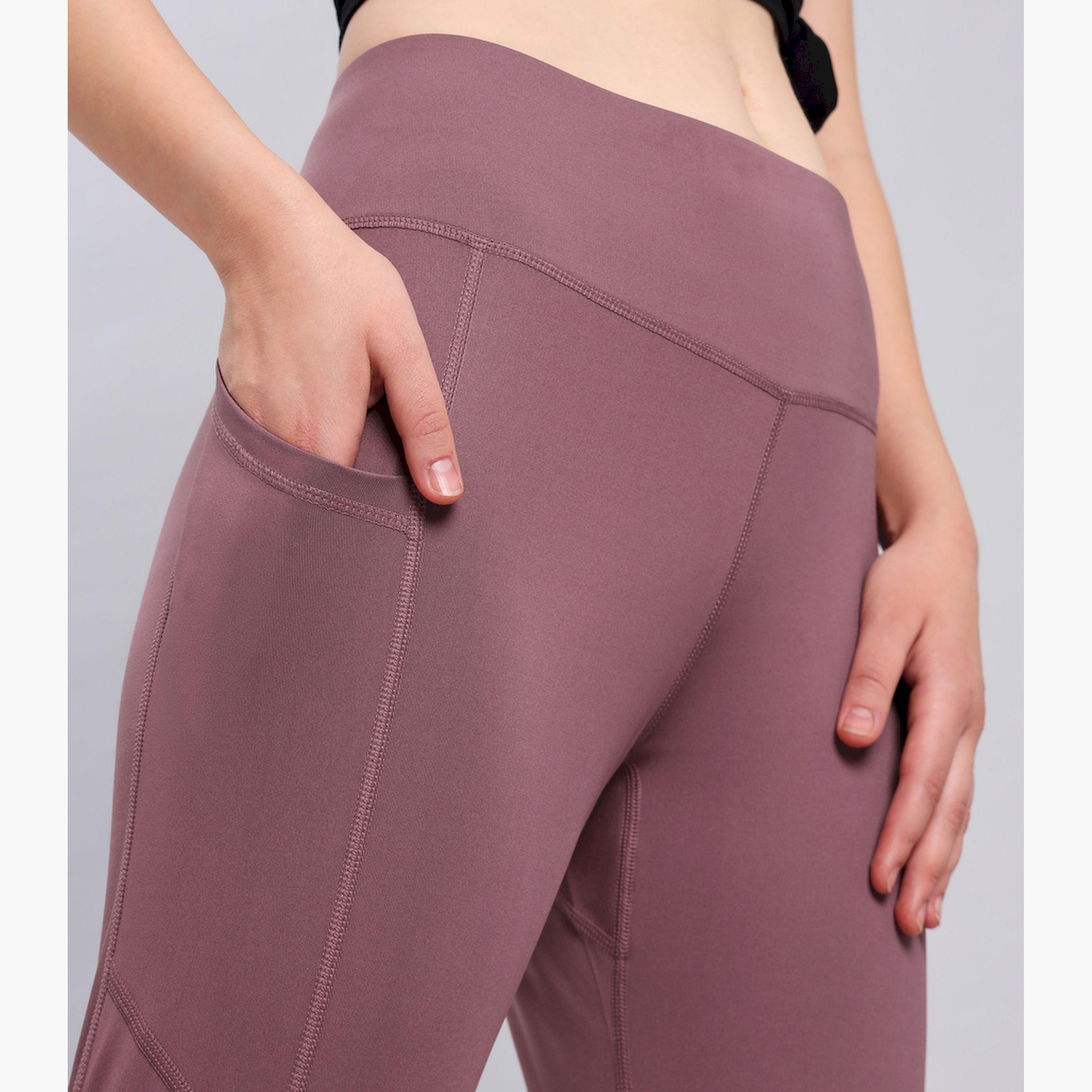 تكنو سبورت × ستايلي - ليقنز بخياطة مكشوفة وطبعة شعار-women-clothing-sportswearandactivewear-bottoms-image-2