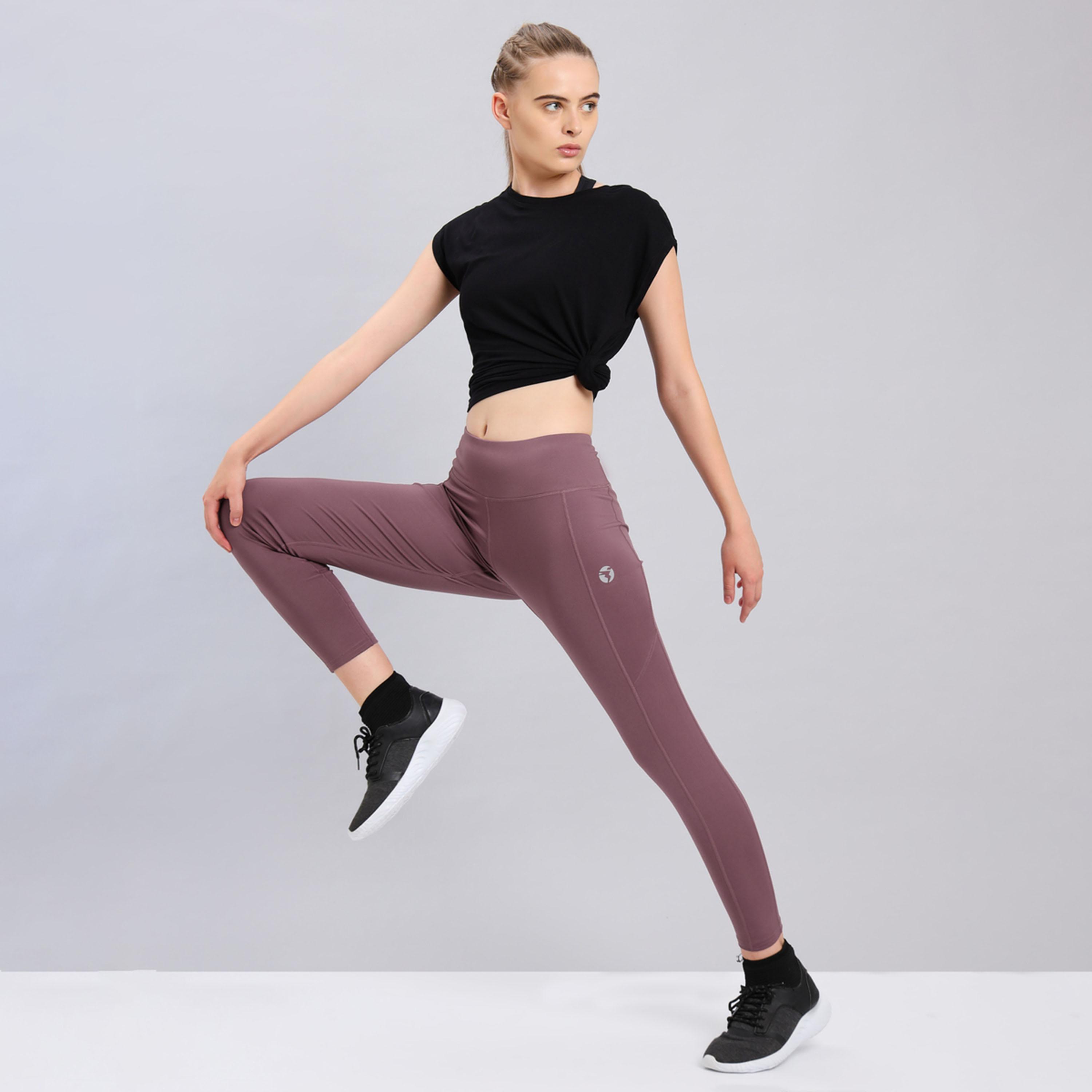 تكنو سبورت × ستايلي - ليقنز بخياطة مكشوفة وطبعة شعار-women-clothing-sportswearandactivewear-bottoms-image-5