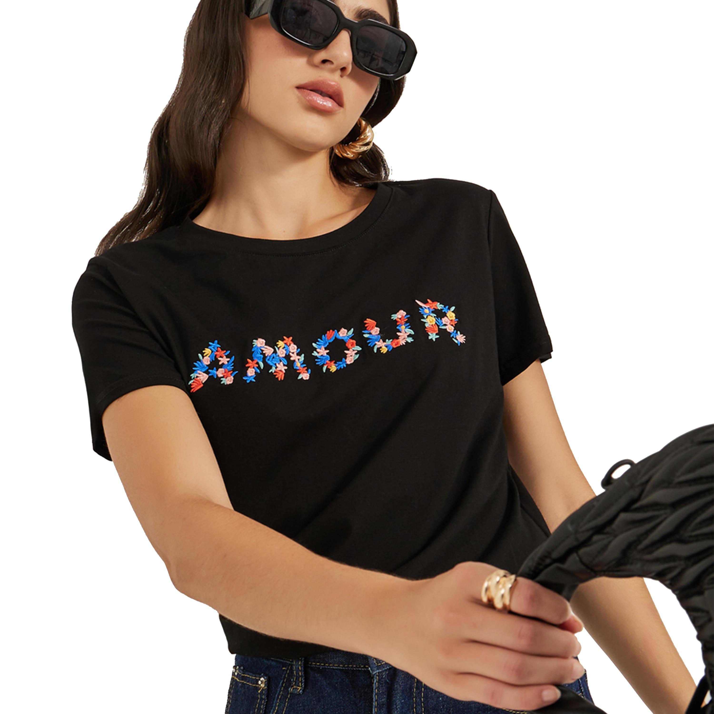 ستايلي - تي شيرت مطرز بشعار برقبة دائرية-women-clothing-tshirts-image-1