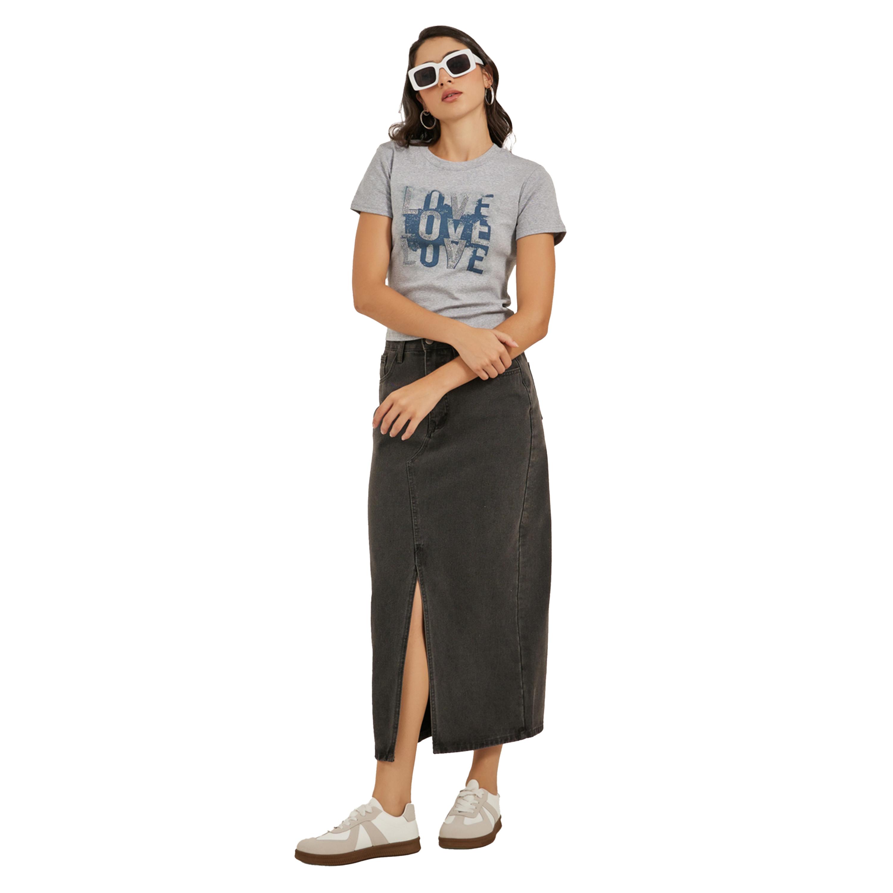 ستايلي -  تي شيرت بأكمام قصيرة ورقبة دائرية وطبعة شعار-women-clothing-tshirts-image-2