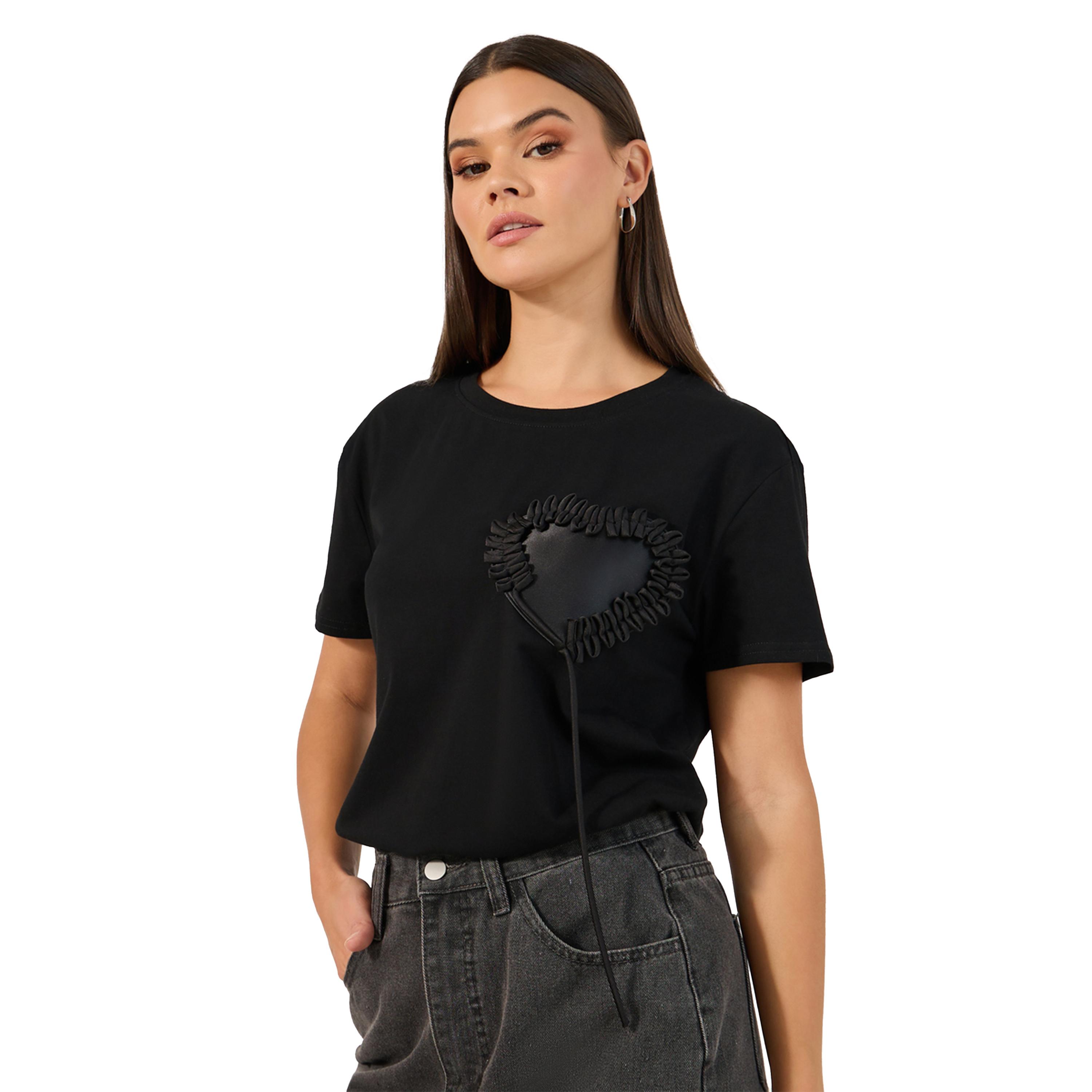 ستايلي -  تي شيرت محبوك بأكمام قصيرة ورقبة دائرية مزين بتفاصيل على شكل قلب-women-clothing-tshirts-image-1