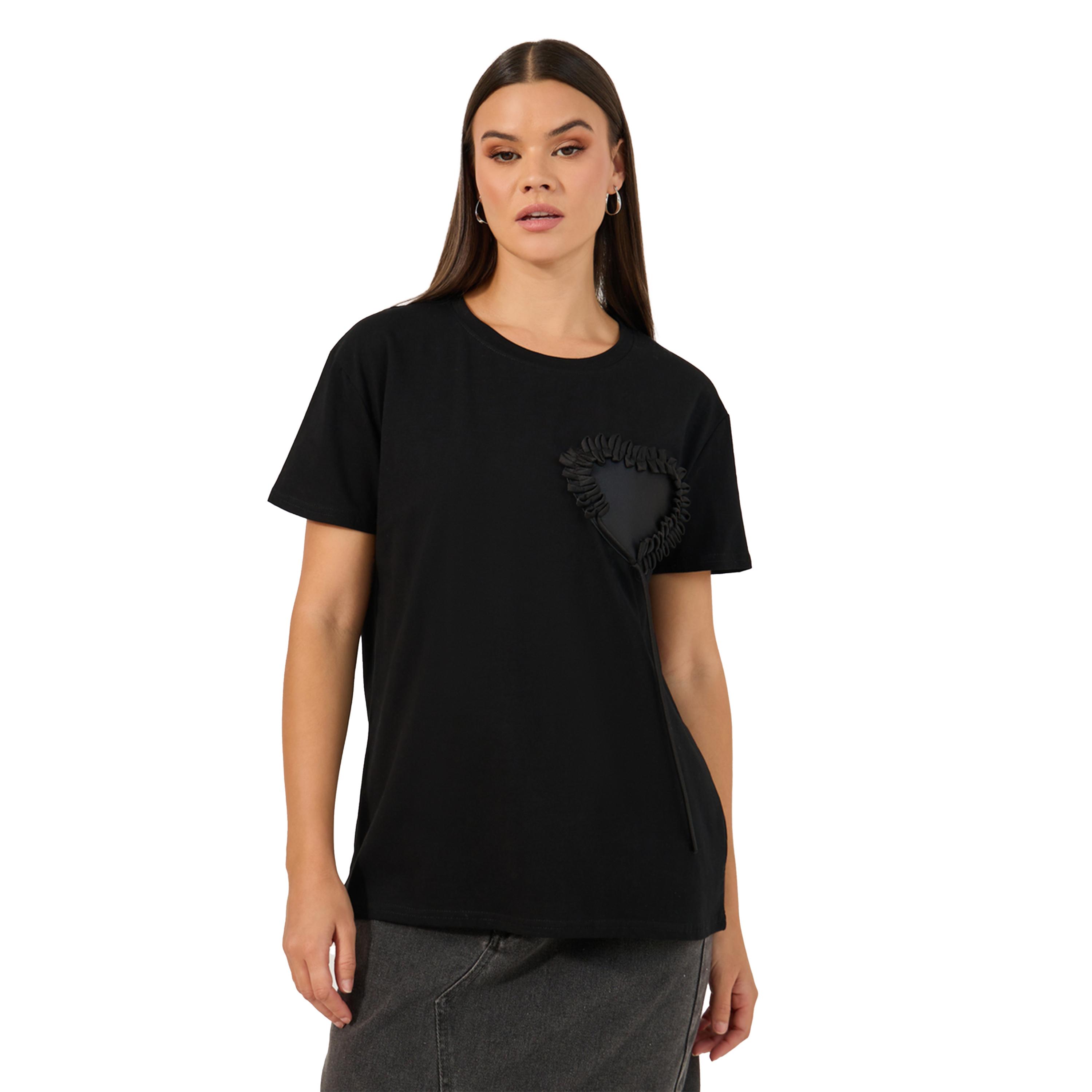 ستايلي -  تي شيرت محبوك بأكمام قصيرة ورقبة دائرية مزين بتفاصيل على شكل قلب-women-clothing-tshirts-image-2