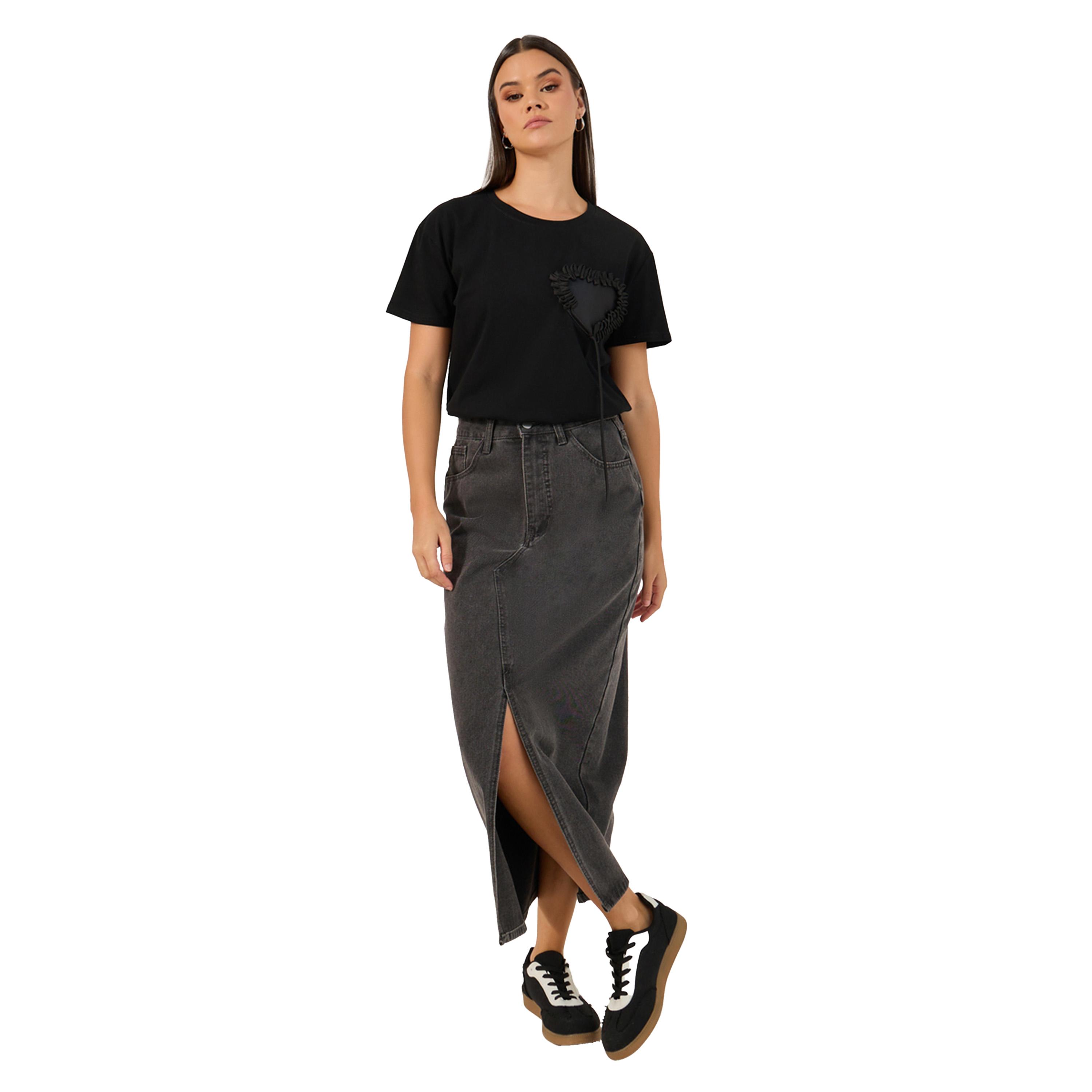 ستايلي -  تي شيرت محبوك بأكمام قصيرة ورقبة دائرية مزين بتفاصيل على شكل قلب-women-clothing-tshirts-image-3