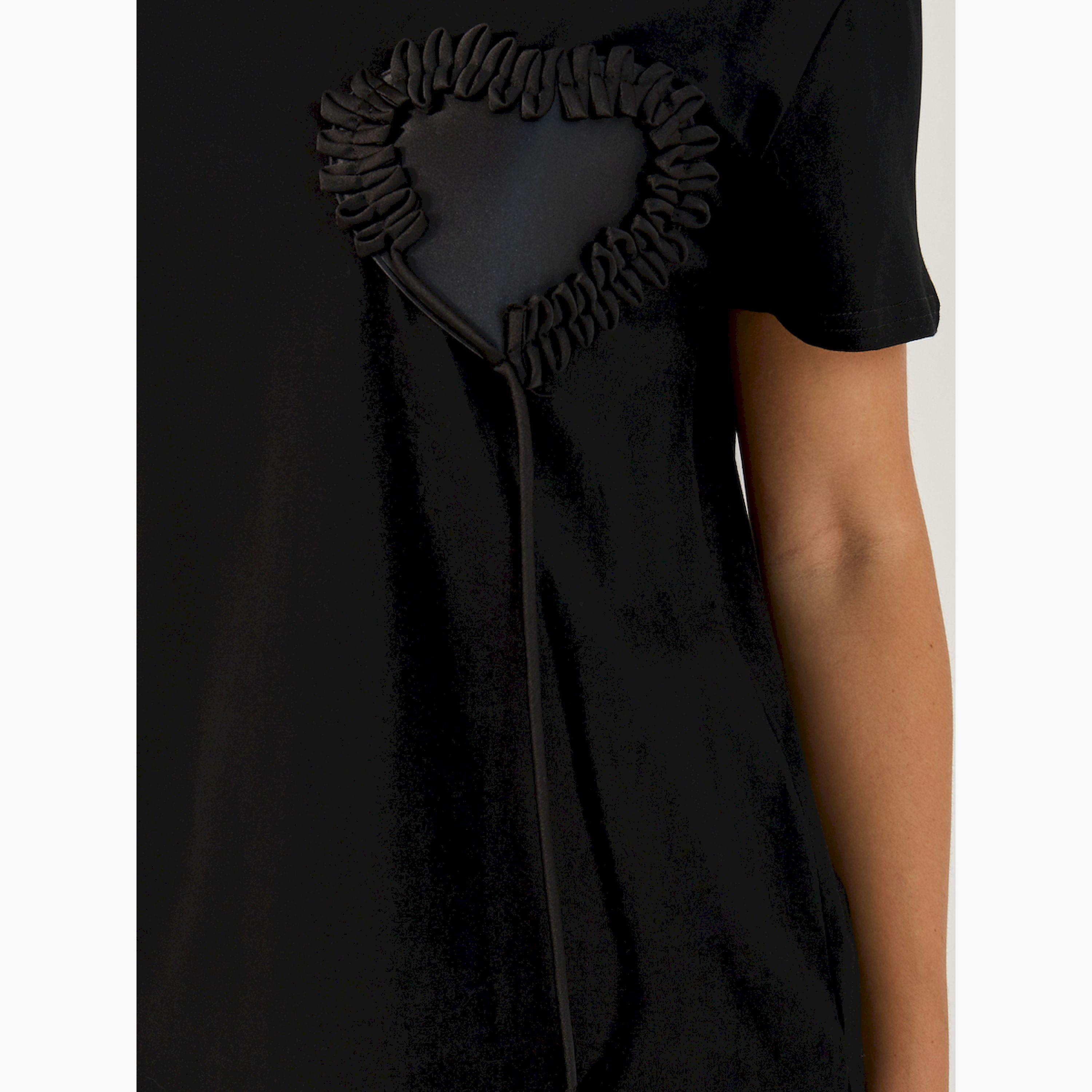 ستايلي -  تي شيرت محبوك بأكمام قصيرة ورقبة دائرية مزين بتفاصيل على شكل قلب-women-clothing-tshirts-image-4