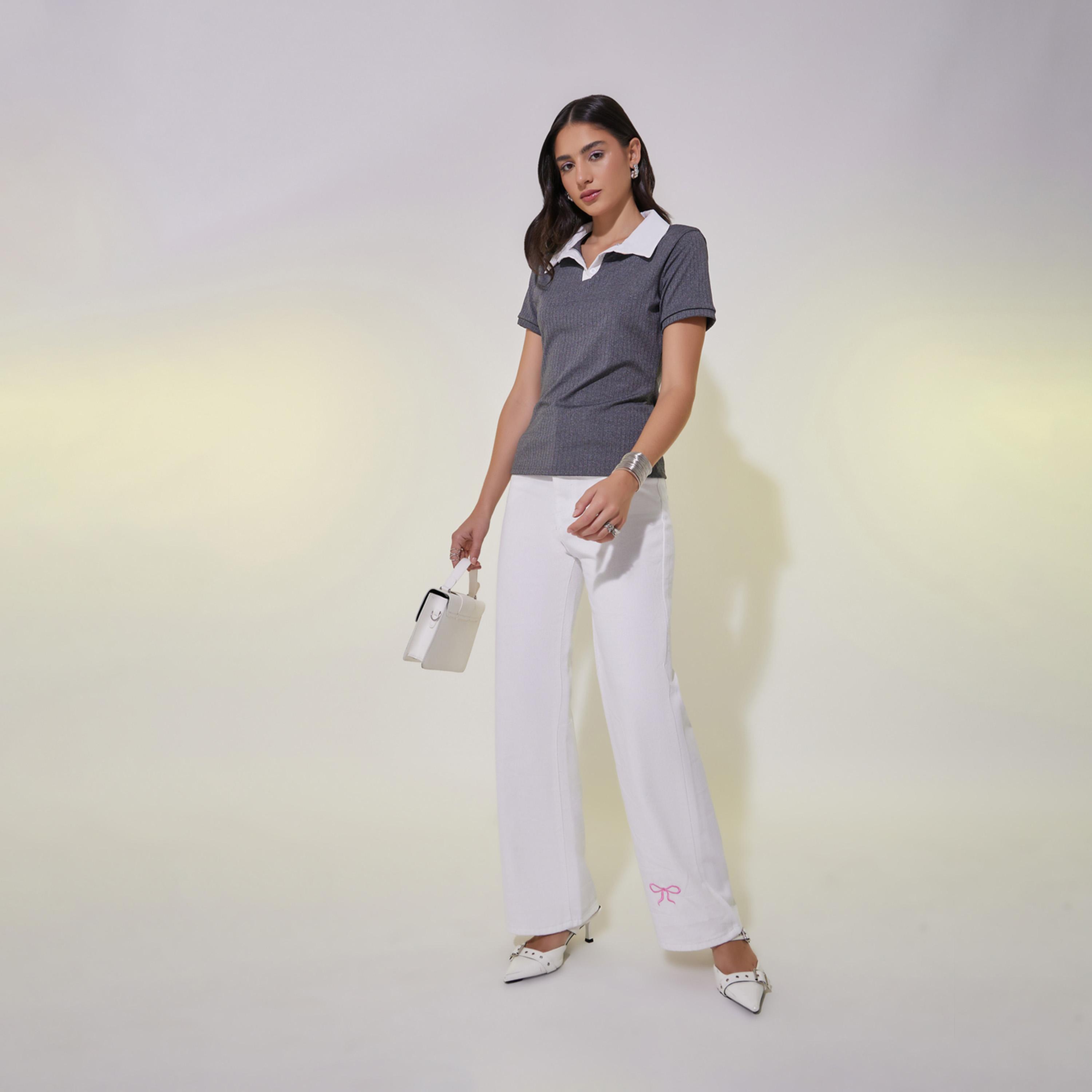 جينز بقصة أرجل مستقيمة وتفاصيل فيونكة مُطرزة-women-clothing-bottoms-jeans-image-1