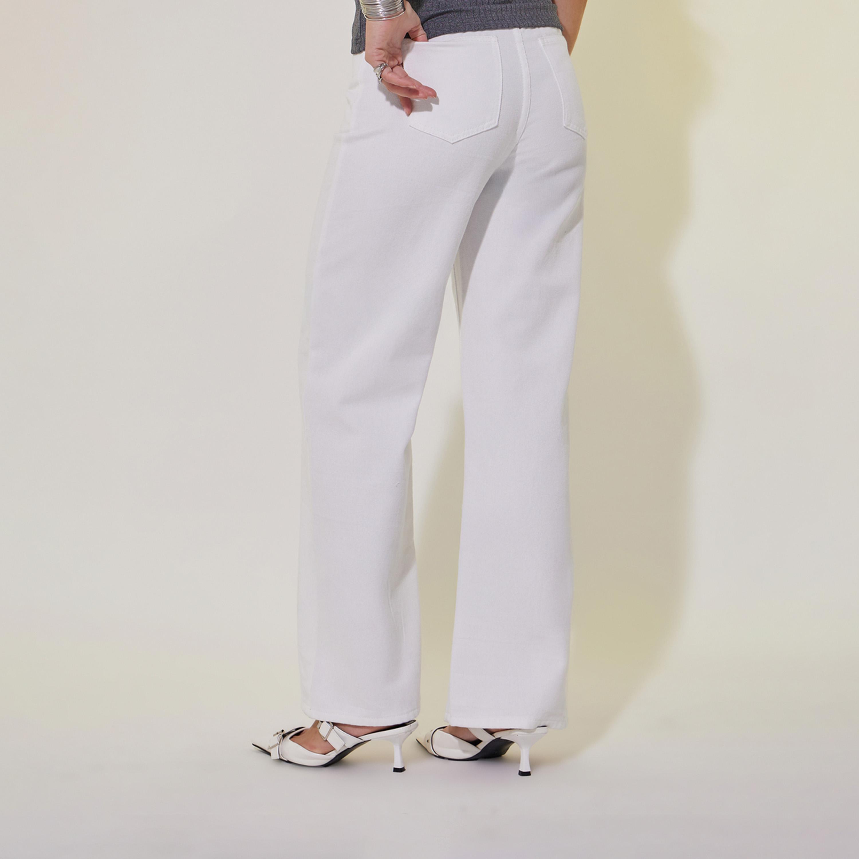 جينز بقصة أرجل مستقيمة وتفاصيل فيونكة مُطرزة-women-clothing-bottoms-jeans-image-5