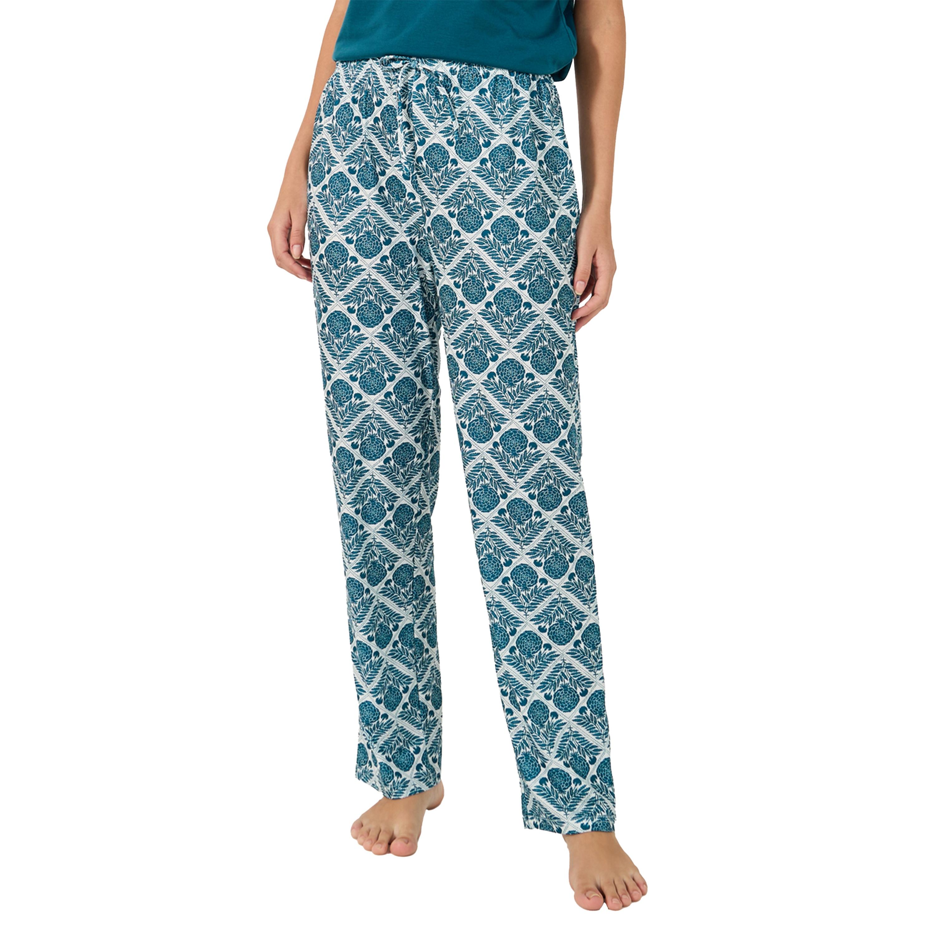 Styli Dropped Shoulder Print Pocket T-Shirt and Pyjama Pants Set-women-clothing-nightwear-pyjamas-longsets-image-6