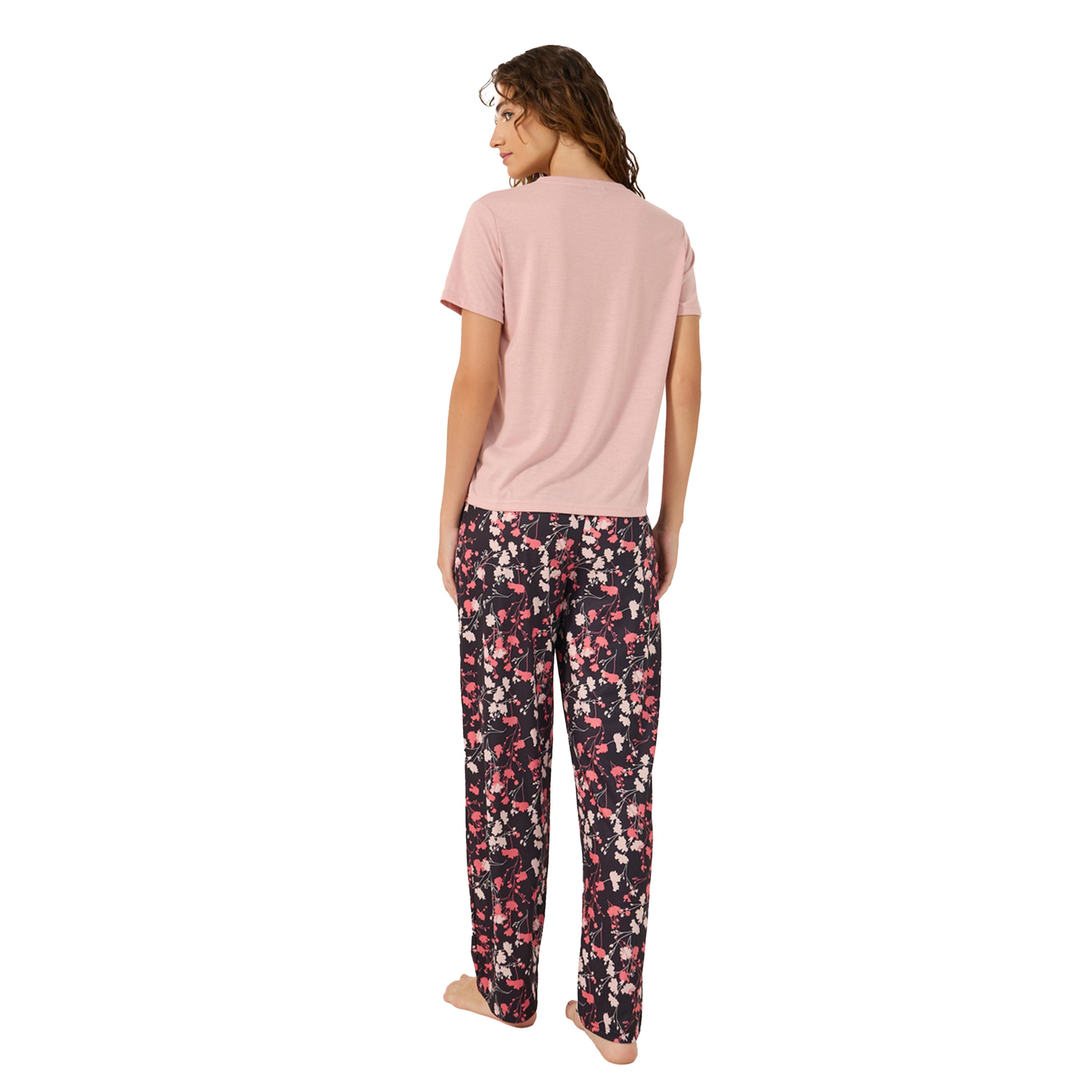 ستايلي -  طقم تي شيرت سادة بأزرار وبنطال بيجاما بطبعة زهور-women-clothing-nightwear-pyjamas-longsets-image-5