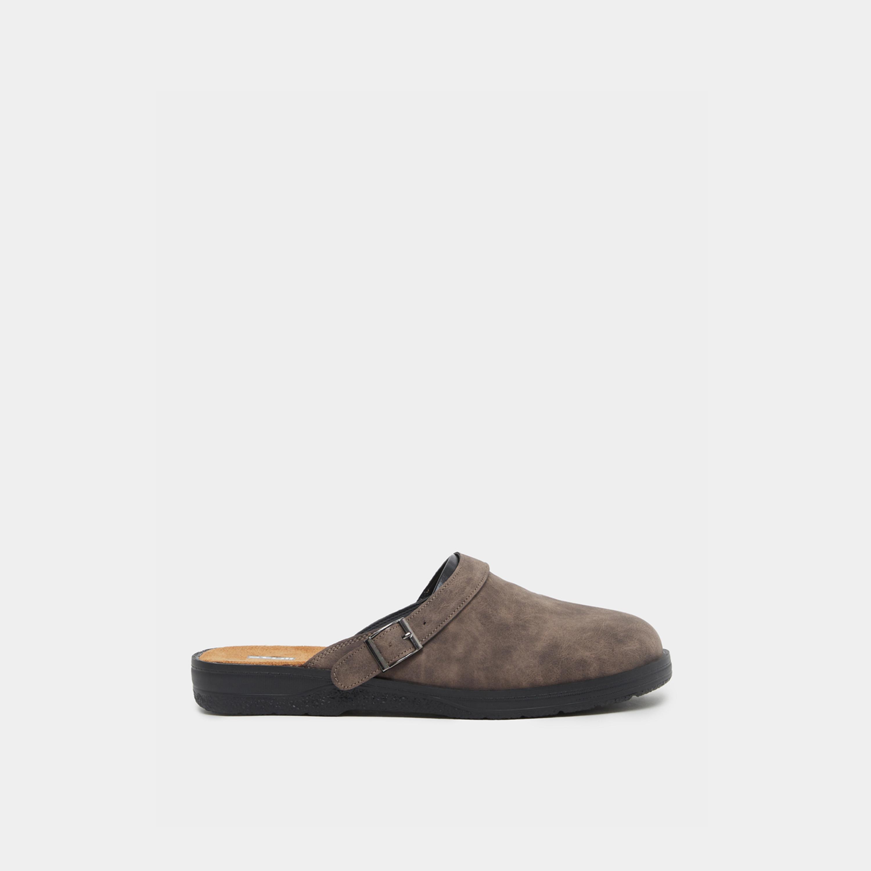 ستايلي - حذاء سهل الارتداء من الجلد الصناعي مع تفاصيل مشبك-men-shoes-flipflopsandslides-image-1
