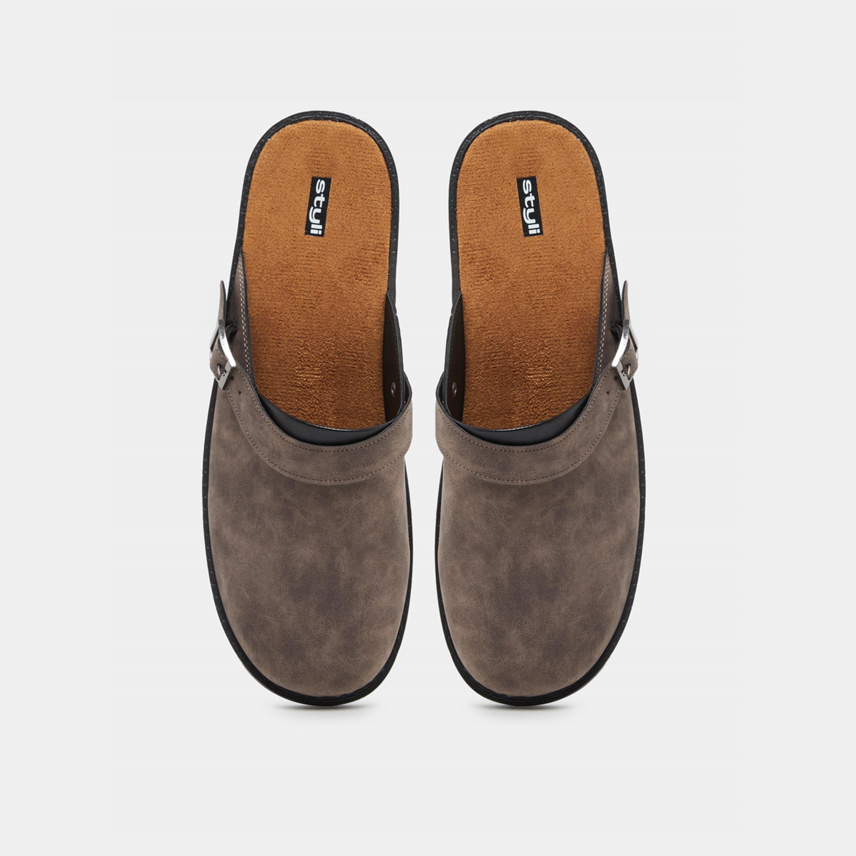 ستايلي - حذاء سهل الارتداء من الجلد الصناعي مع تفاصيل مشبك-men-shoes-flipflopsandslides-image-5