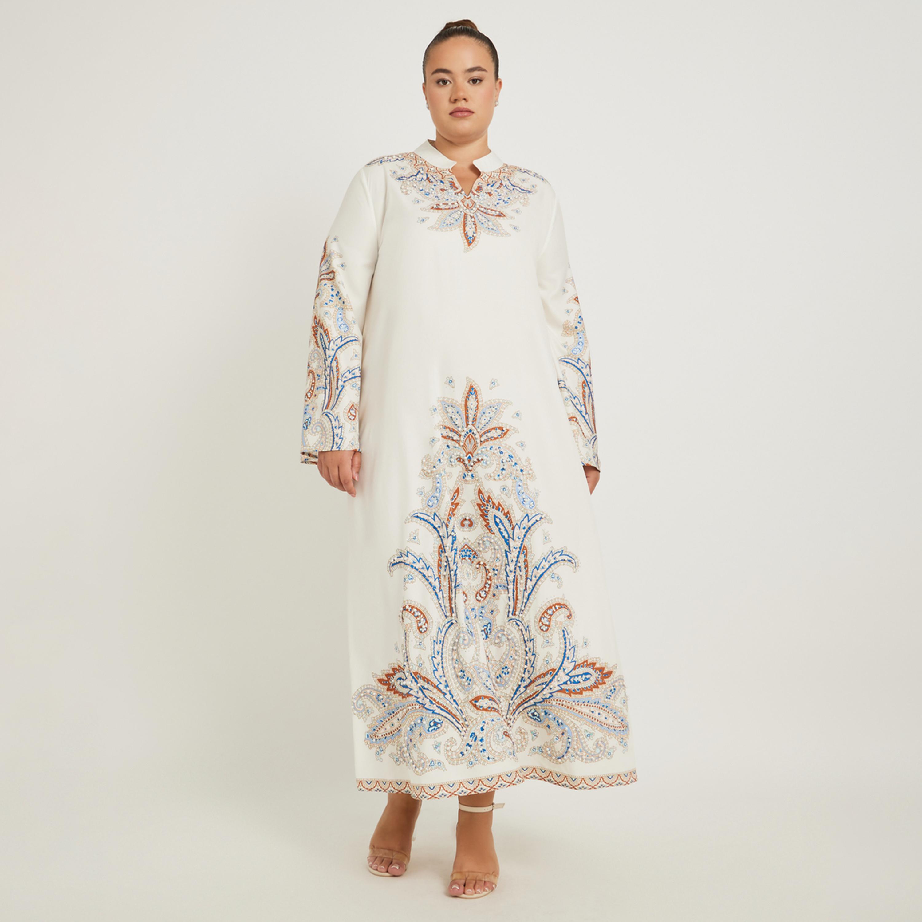 Amirah X Styli Plus Size Stand Collar Printed A-Line Jalabiya with Embellished Detail-women-arabicclothing-jalabiyas-image-2