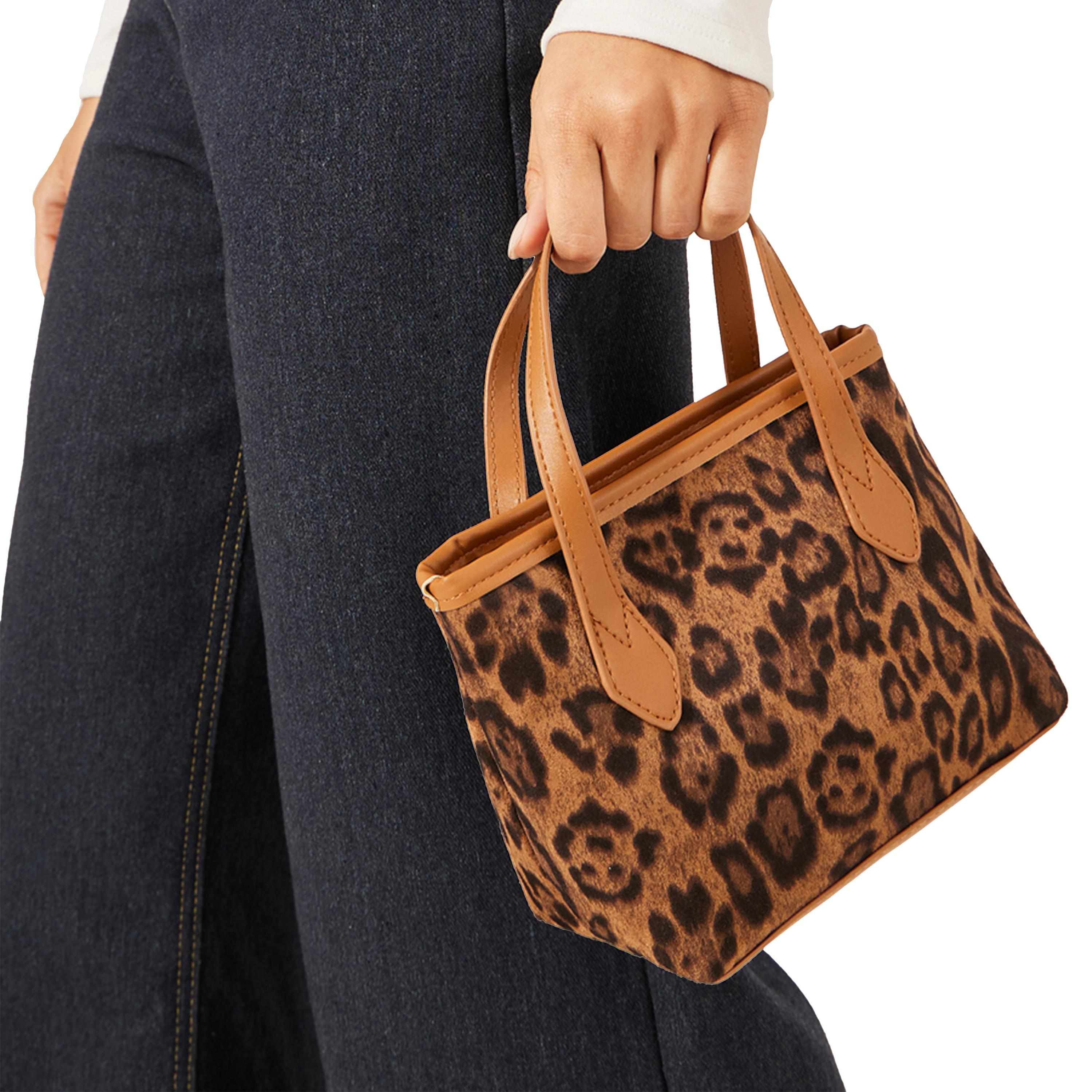 ستايلي - حقيبة يد بطبعة جلد النمر مع حزام قابل للتعديل-women-bagsandwallets-handbags-image-3