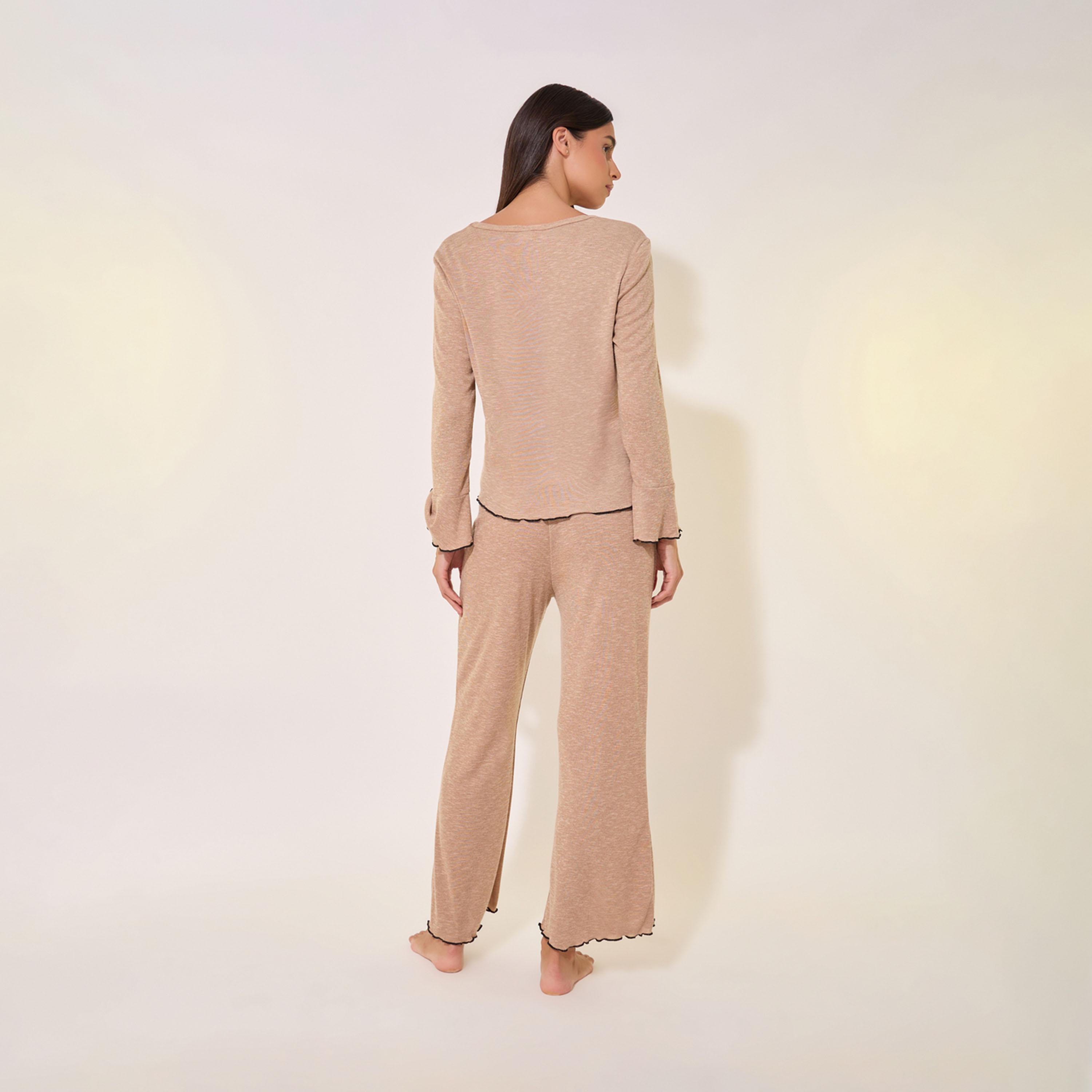طقم من بنطال بيجاما وبلوزة بتفاصيل أزرار-women-clothing-nightwear-pyjamas-longsets-image-5