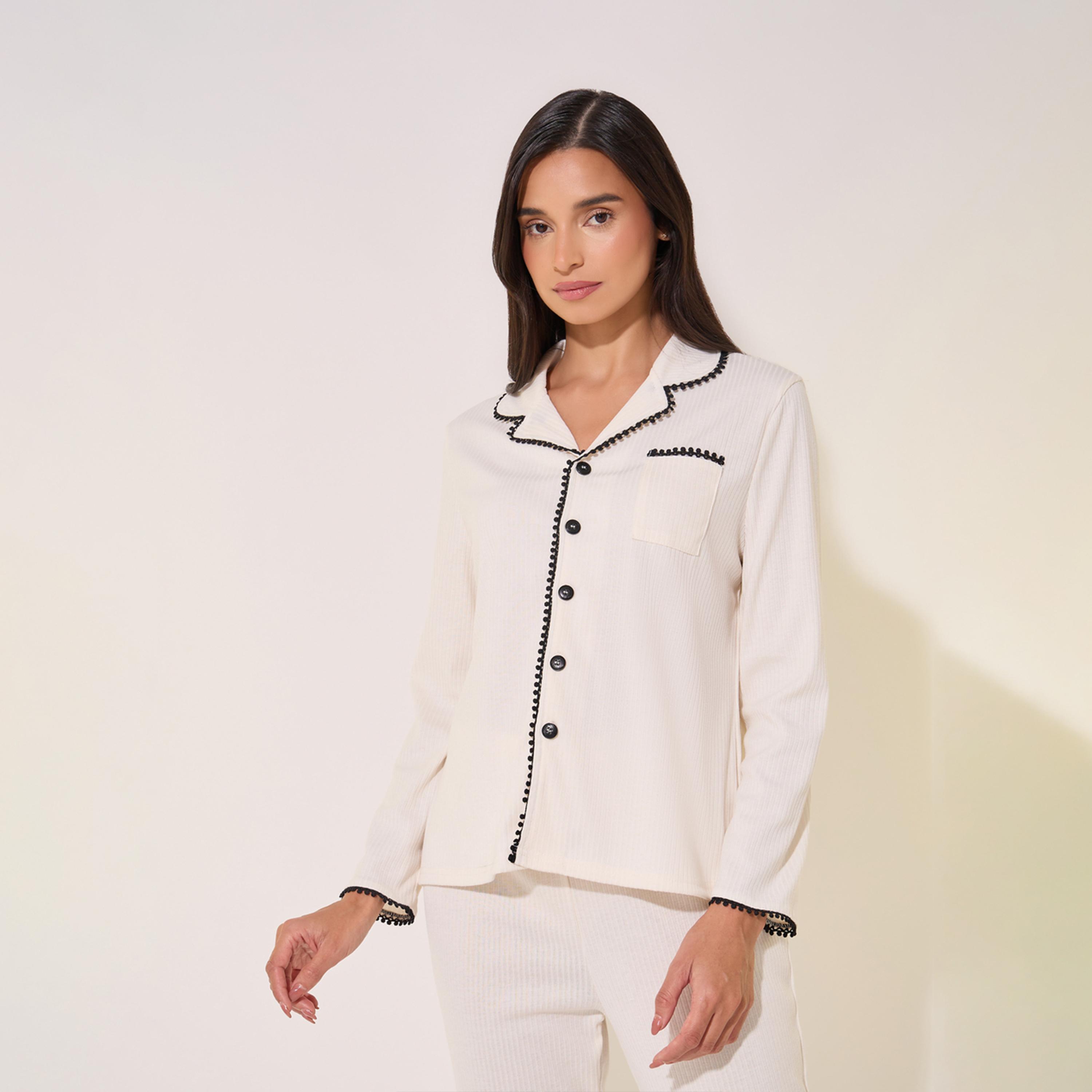 طقم بيجاما من بنطال وبلوزة بتفاصيل مُتباينة-women-clothing-nightwear-pyjamas-longsets-image-2