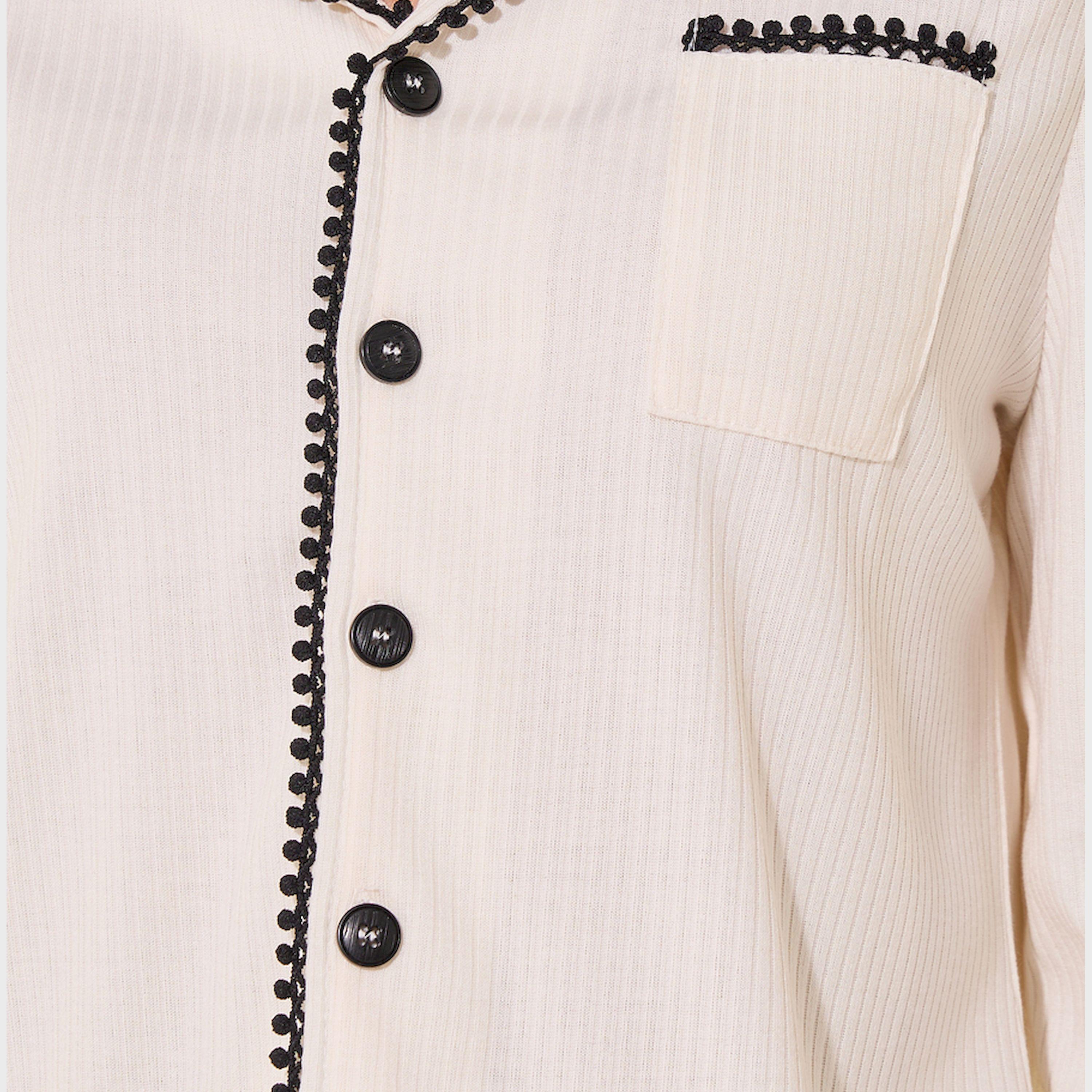 طقم بيجاما من بنطال وبلوزة بتفاصيل مُتباينة-women-clothing-nightwear-pyjamas-longsets-image-4