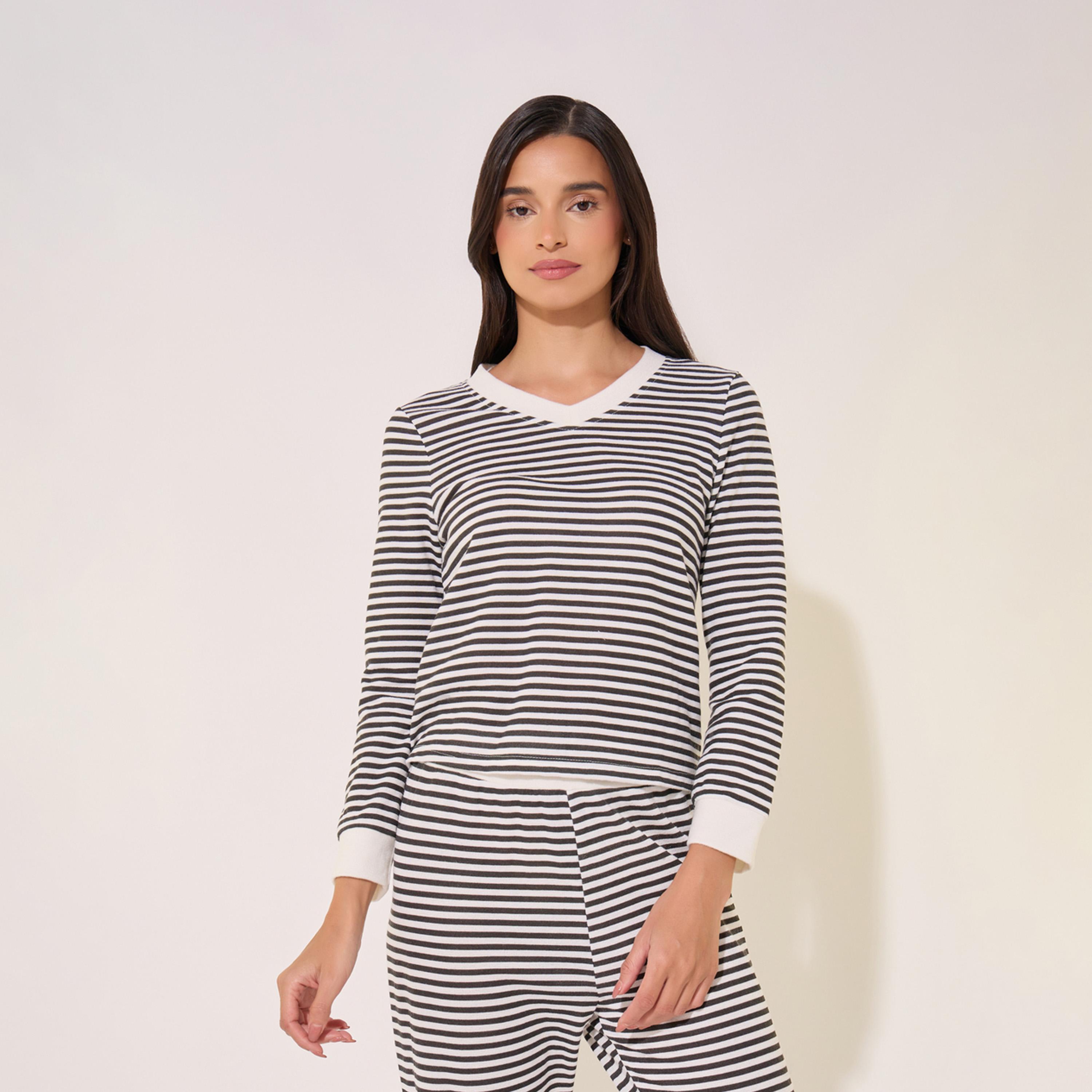 طقم من بنطال بيجاما وتيشيرت مخطط بياقة متباينة-women-clothing-nightwear-pyjamas-longsets-image-4