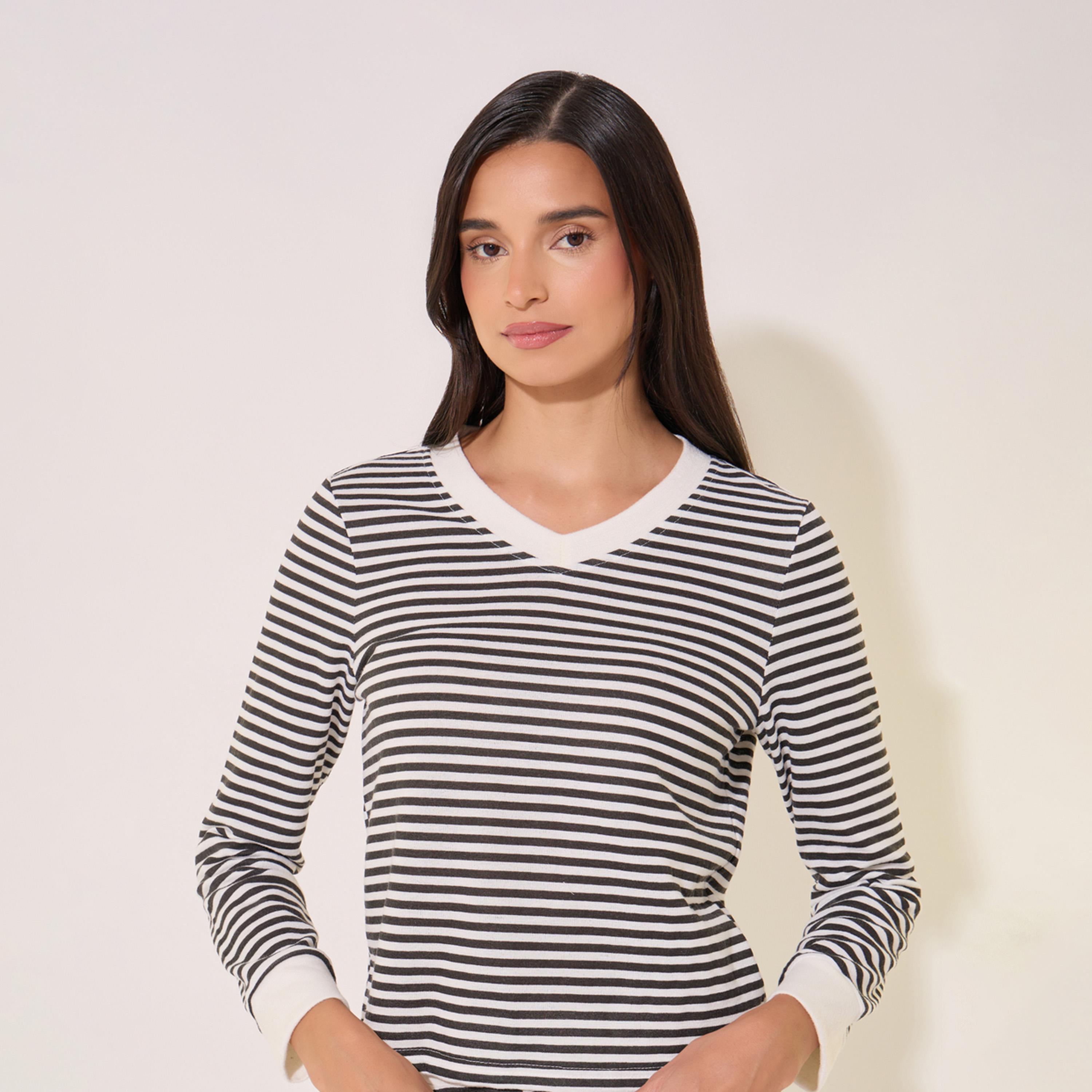 طقم من بنطال بيجاما وتيشيرت مخطط بياقة متباينة-women-clothing-nightwear-pyjamas-longsets-image-5