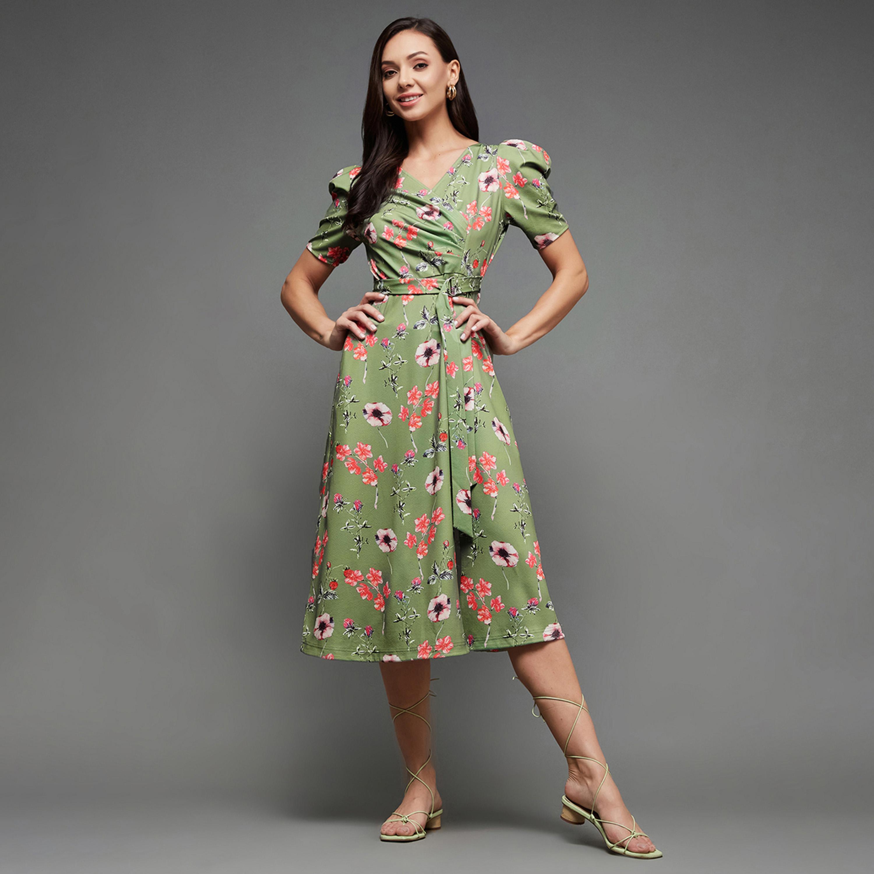 ستايلي - فستان متوسط الطول مطبوع بالورود بقصة A وحزام-women-clothing-dresses-image-2