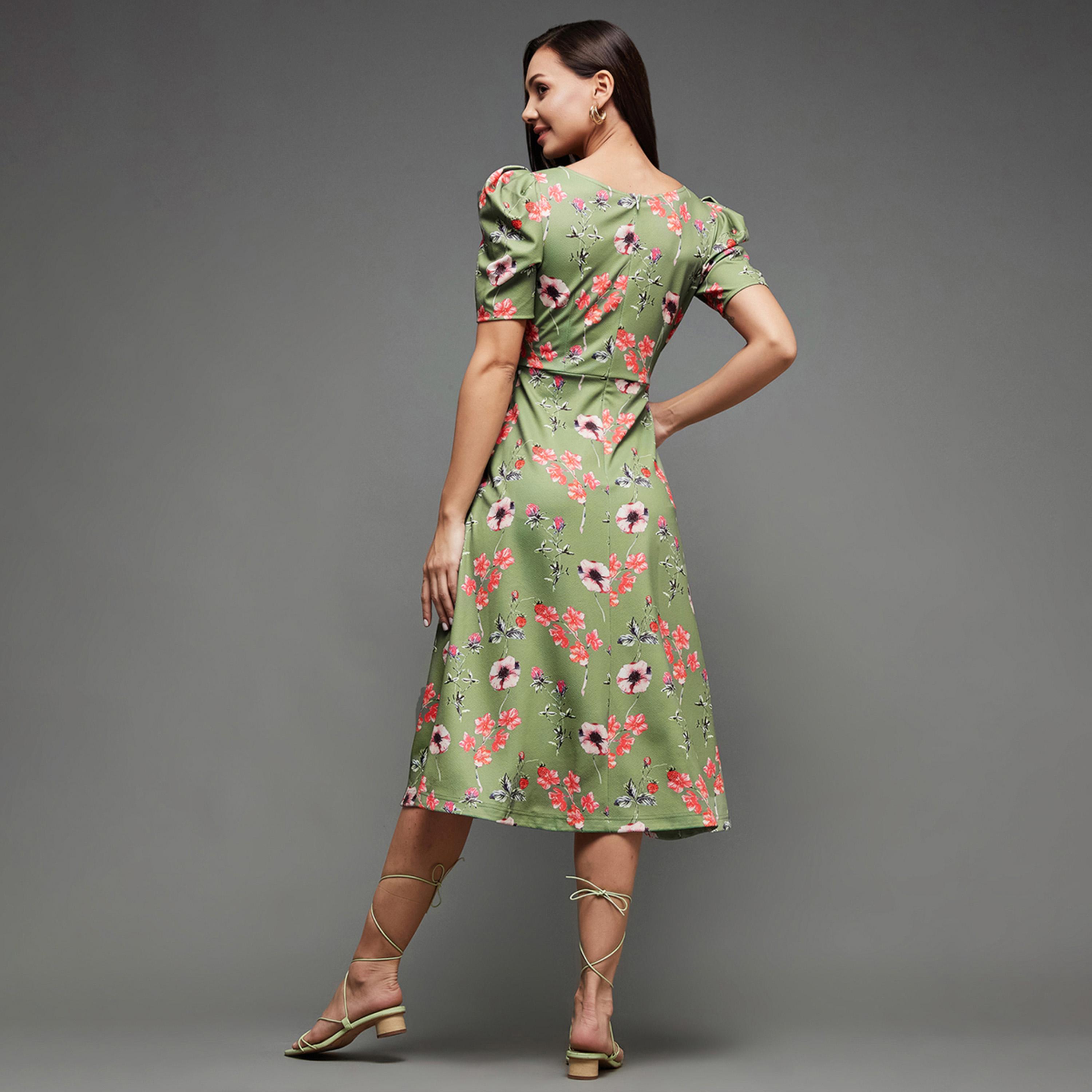 ستايلي - فستان متوسط الطول مطبوع بالورود بقصة A وحزام-women-clothing-dresses-image-4