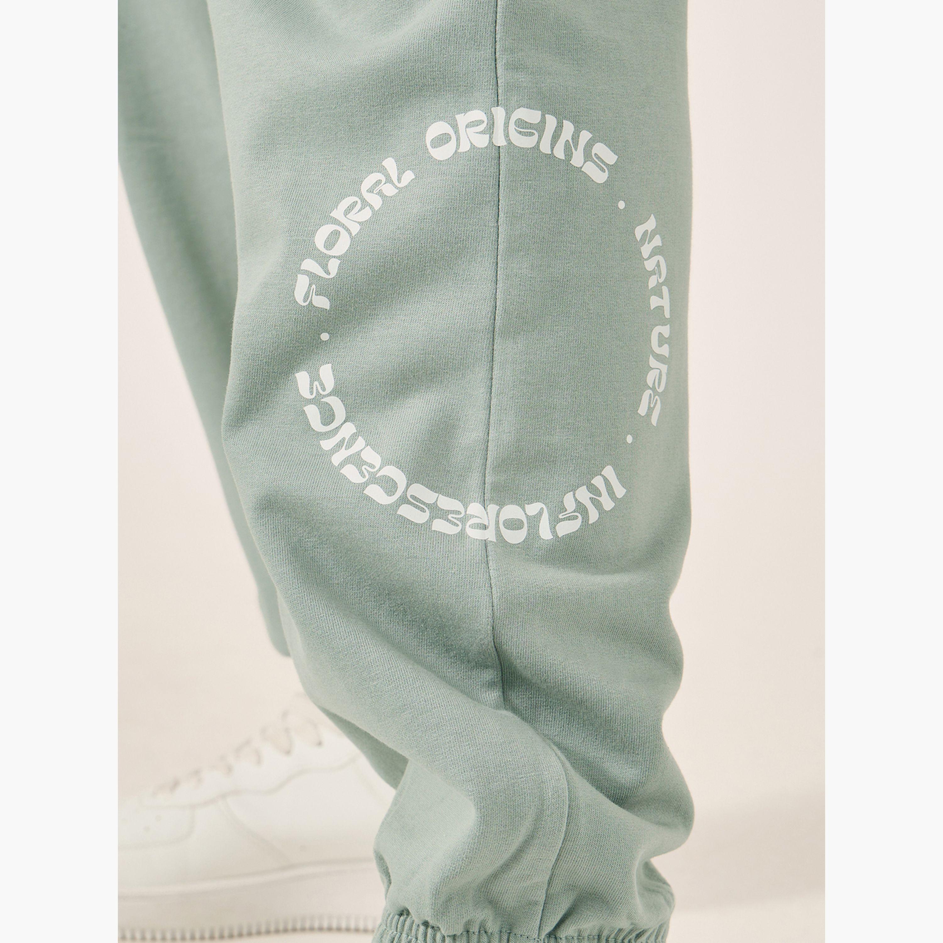 ستايلي- بنطال رياضي كبير الحجم من الصوف مطبوع عليه Styli Placement-men-clothing-bottoms-joggers-image-4