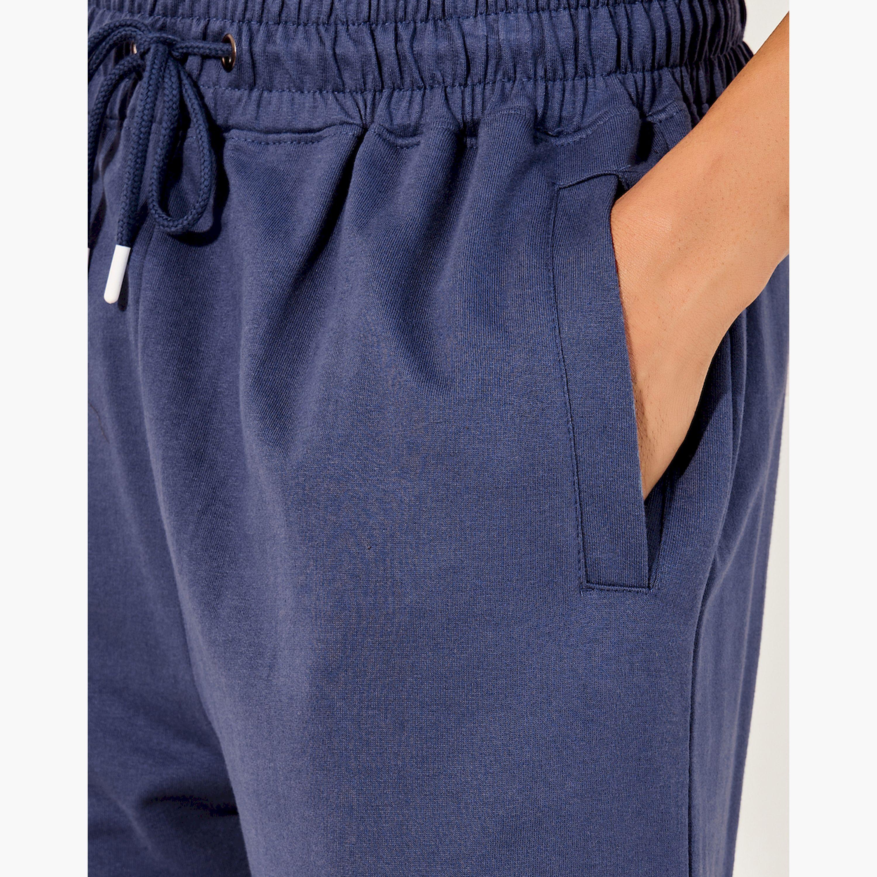 ستايلي - بنطال رياضي كبير الحجم بساق مستقيمة مع جيوب كارغو-men-clothing-bottoms-joggers-image-3