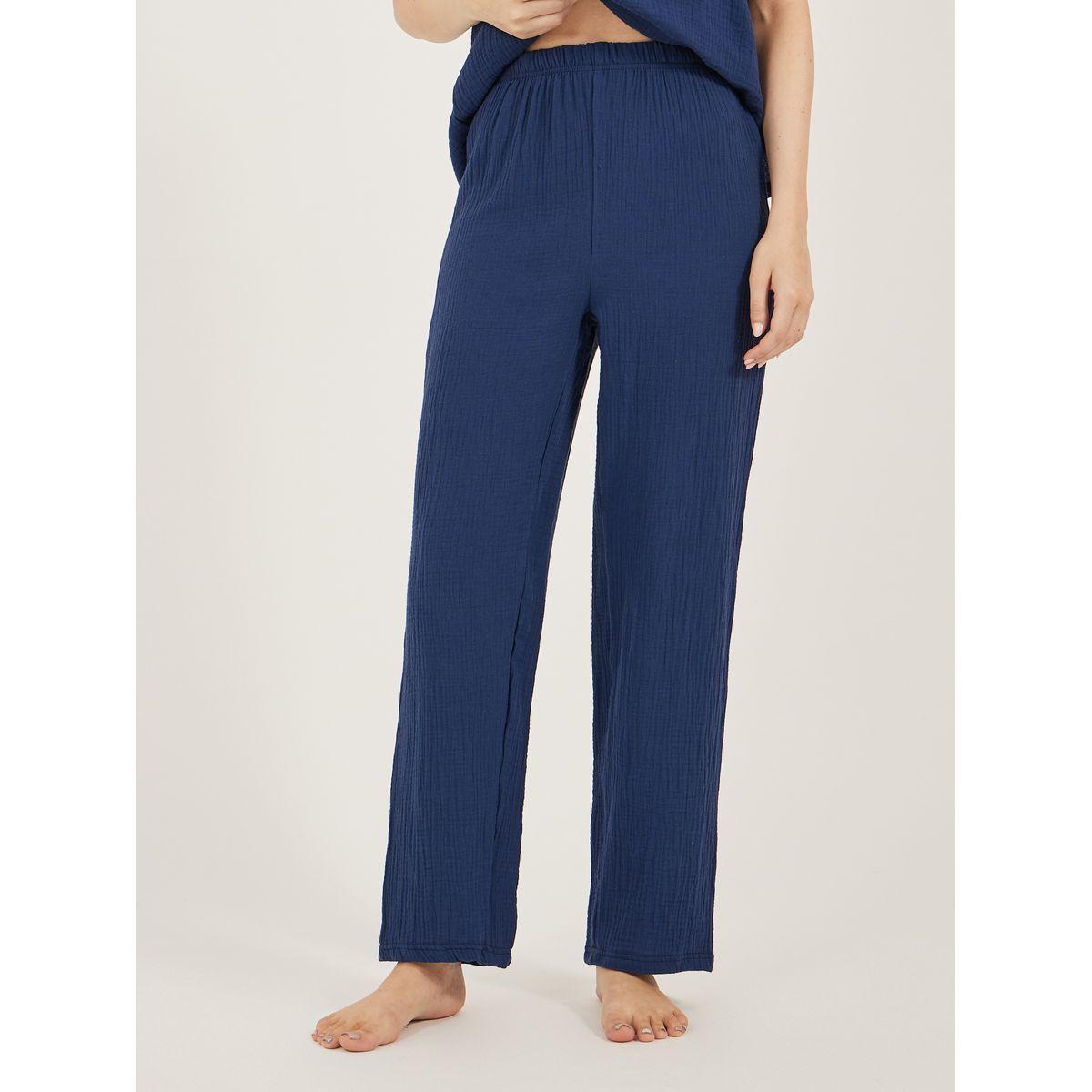 طقم بيجاما من بنطال وبلوزة كامي بتفاصيل كشكش-women-clothing-nightwear-pyjamas-longsets-image-5