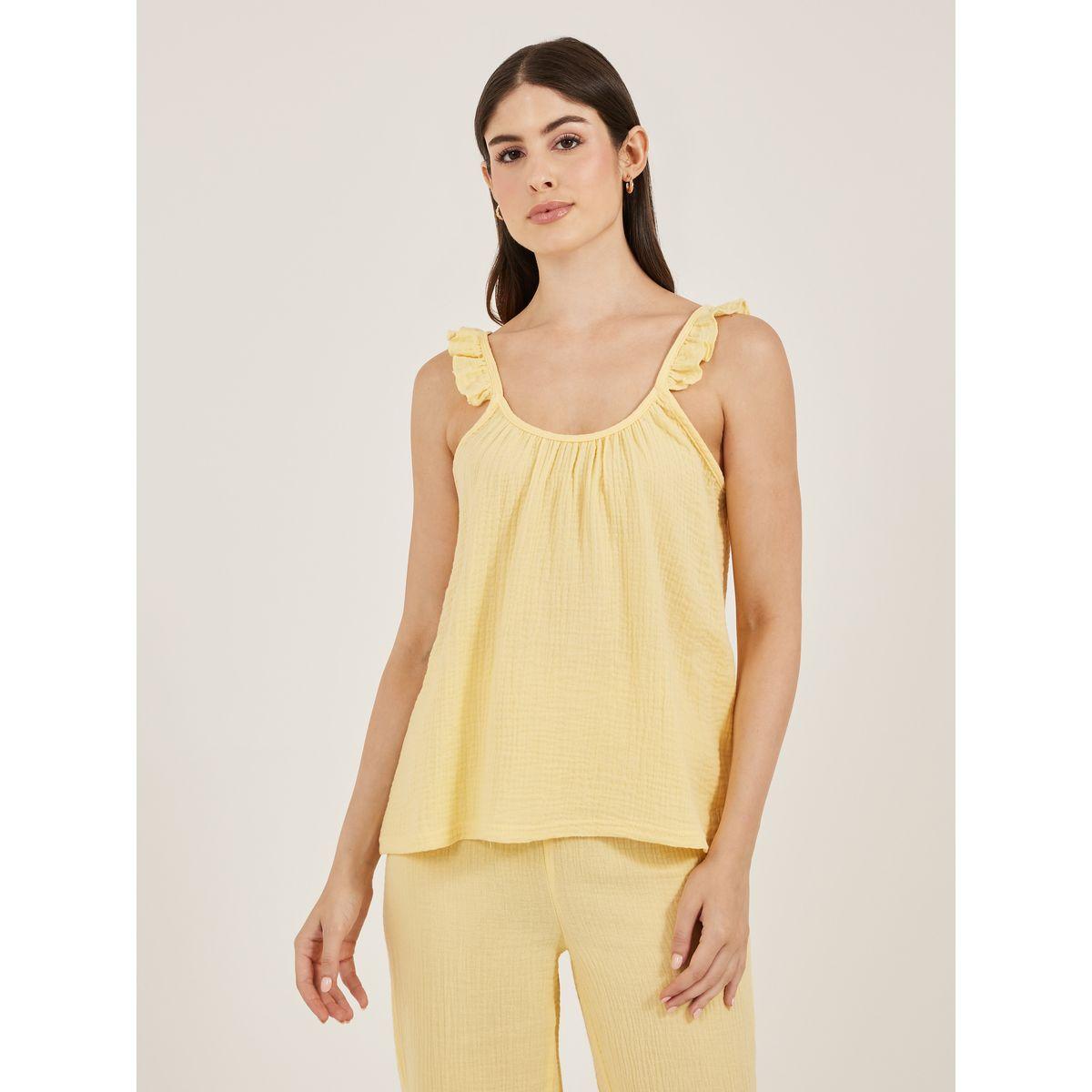 طقم بيجاما من بنطال وبلوزة كامي بتفاصيل كشكش-women-clothing-nightwear-pyjamas-longsets-image-2