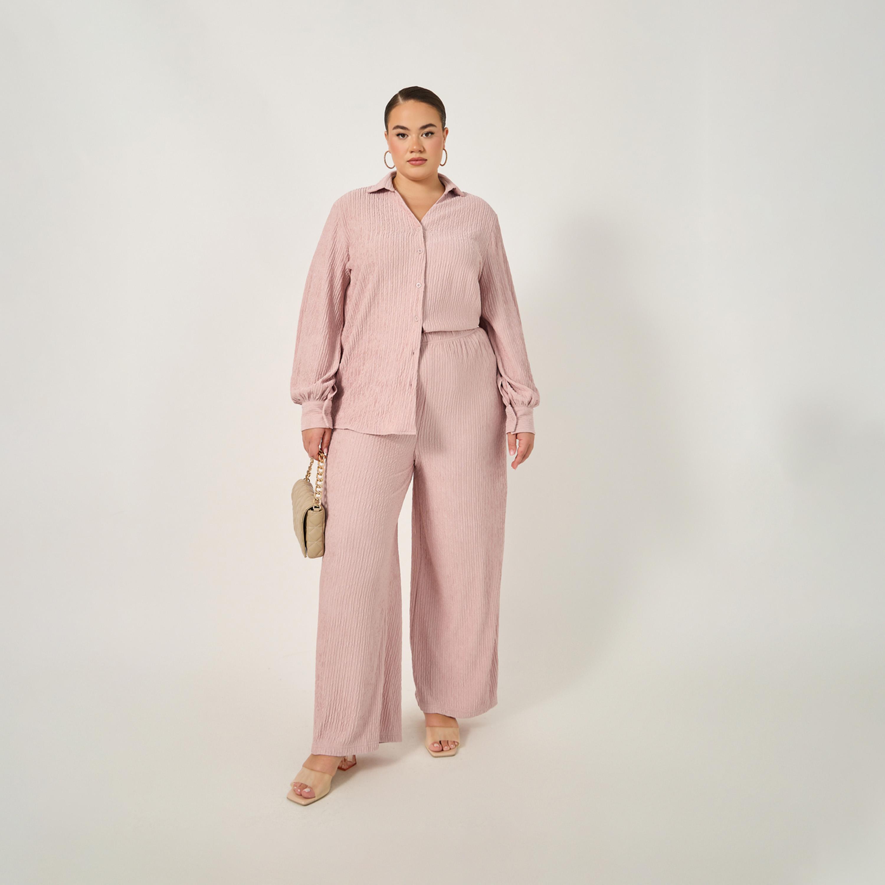 ستايلي - طقم قميص منقوش وبنطال واسع الساق بمقاس كبير-women-clothing-bottoms-trousers-image-1