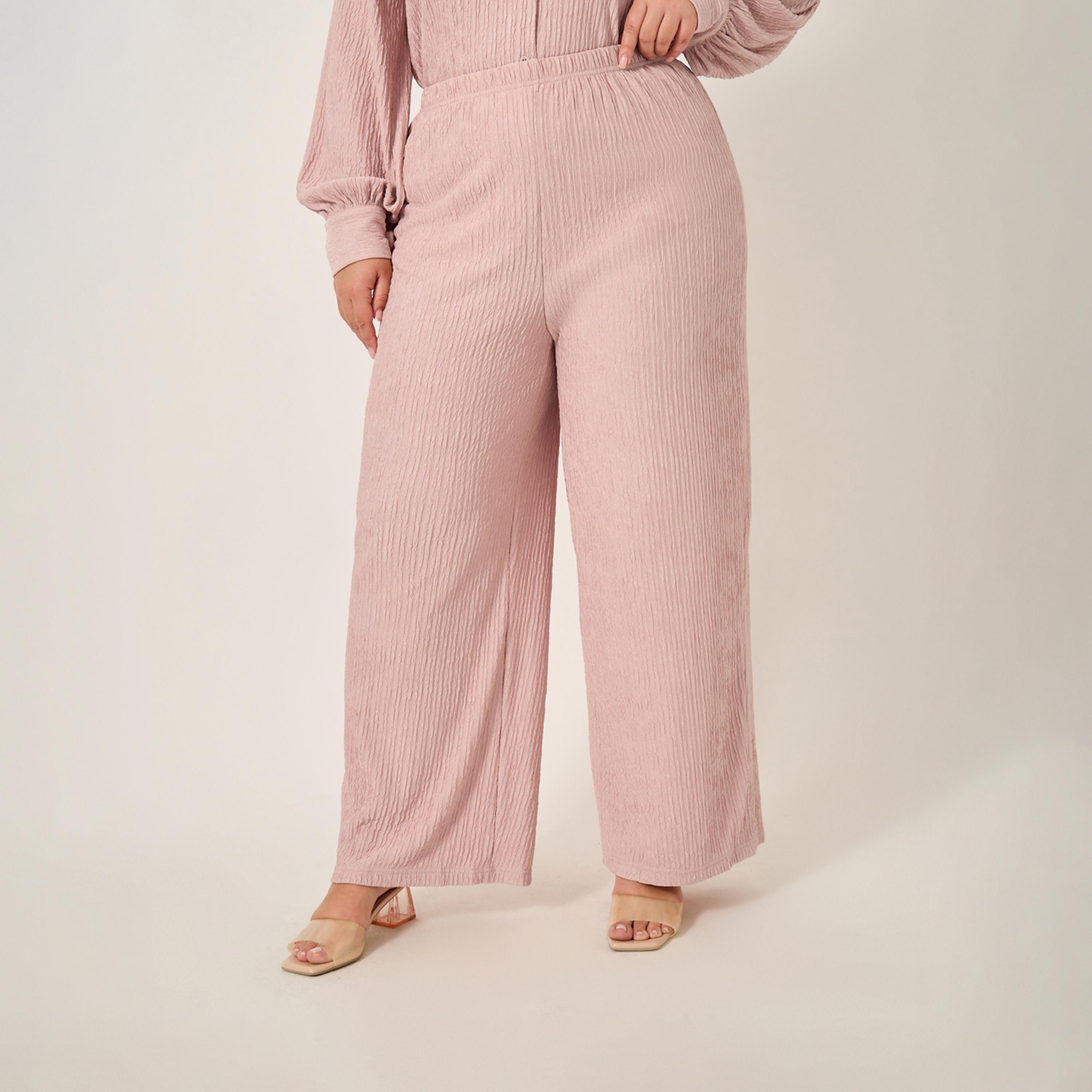 ستايلي - طقم قميص منقوش وبنطال واسع الساق بمقاس كبير-women-clothing-bottoms-trousers-image-2