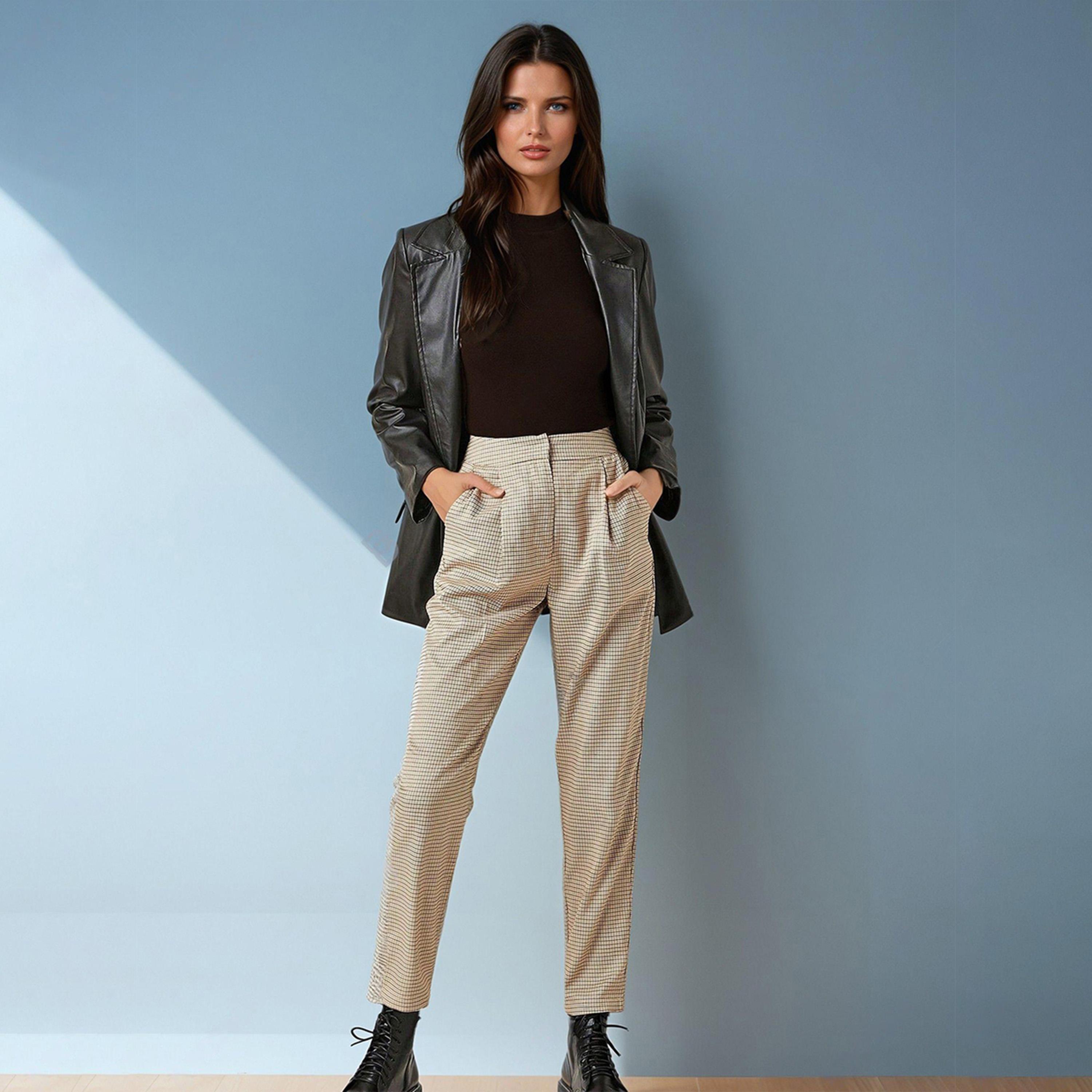كوتي × ستايلي - تي شيرت نسائي ضيق ومضلع بأكمام قصيرة - البني-women-clothing-tshirts-image-3