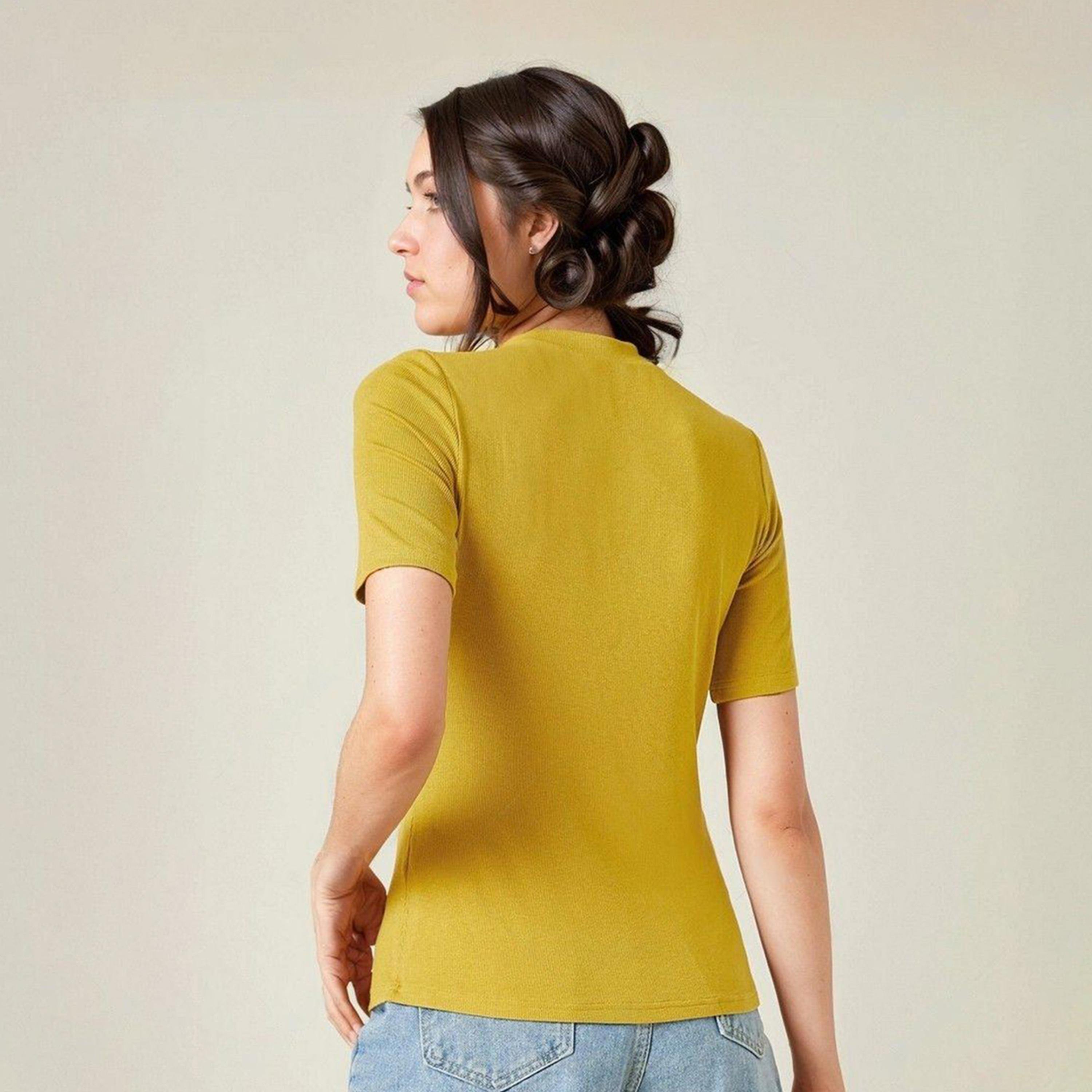 كوتي × ستايلي - تي شيرت نسائي ضيق ومضلع بأكمام قصيرة - الأصفر-women-clothing-tshirts-image-2