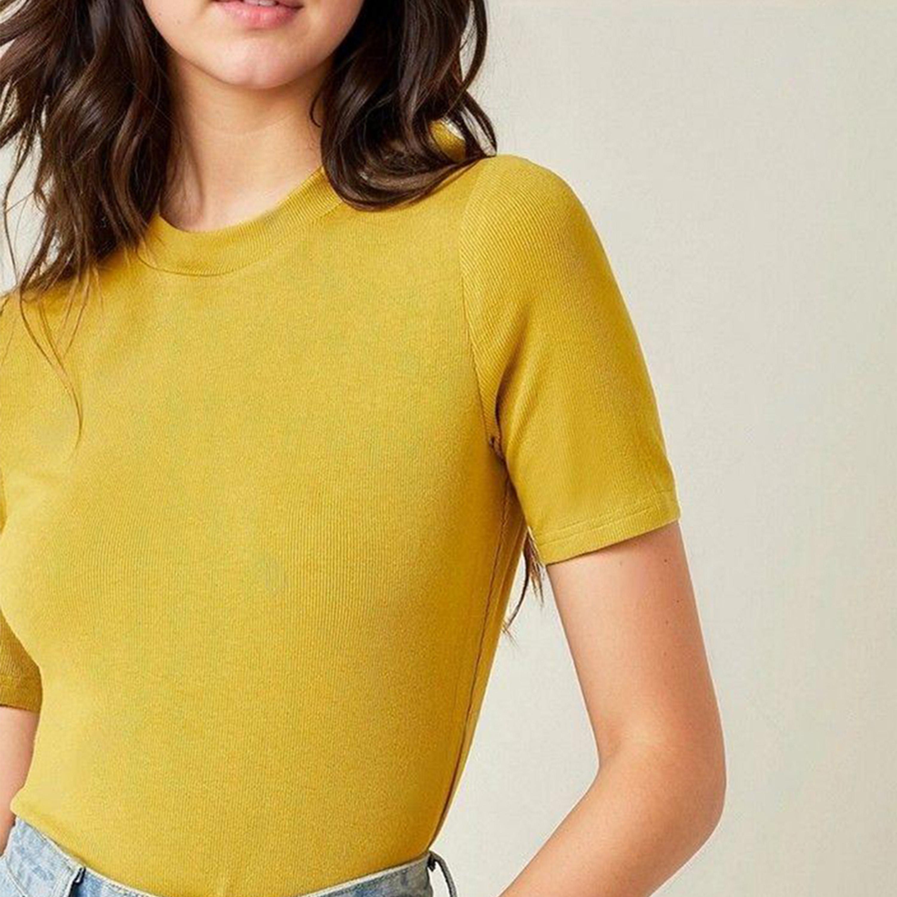 كوتي × ستايلي - تي شيرت نسائي ضيق ومضلع بأكمام قصيرة - الأصفر-women-clothing-tshirts-image-5