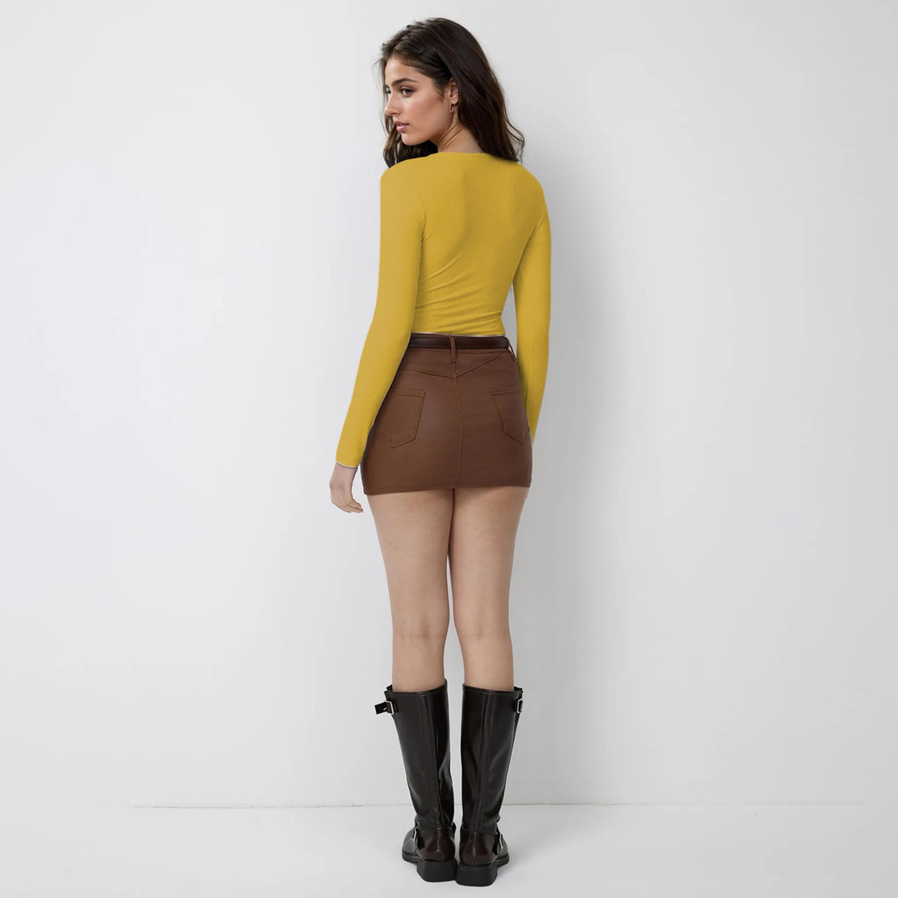 كوتي × ستايلي - تي شيرت نسائي ضيق ومضلع بأكمام طويلة ورقبة على شكل حرف V - الأصفر-women-clothing-tshirts-image-7