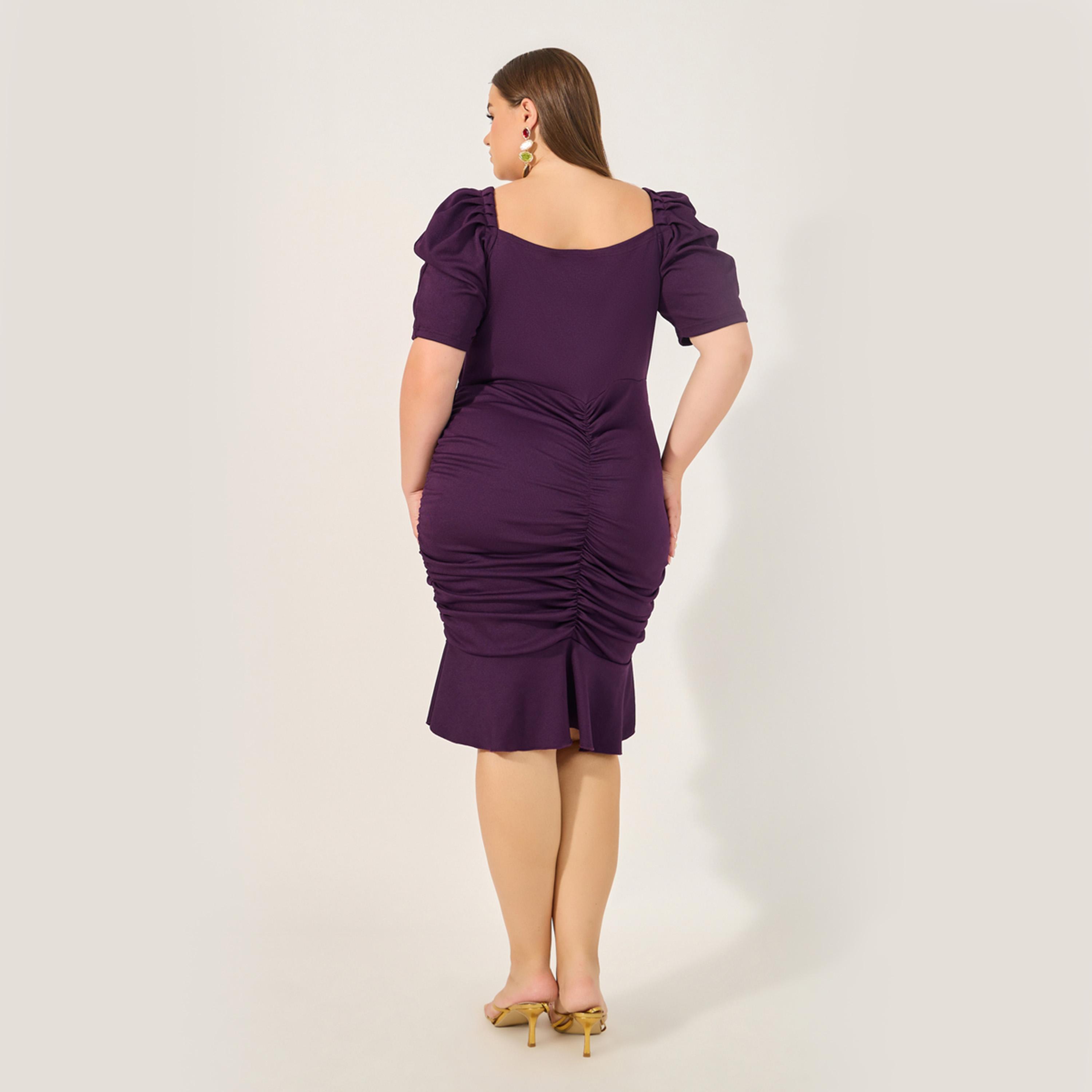 Styli Plus Size Solid Ruched Detail Sheath Knee Length Dress-women-clothing-dresses-image-5