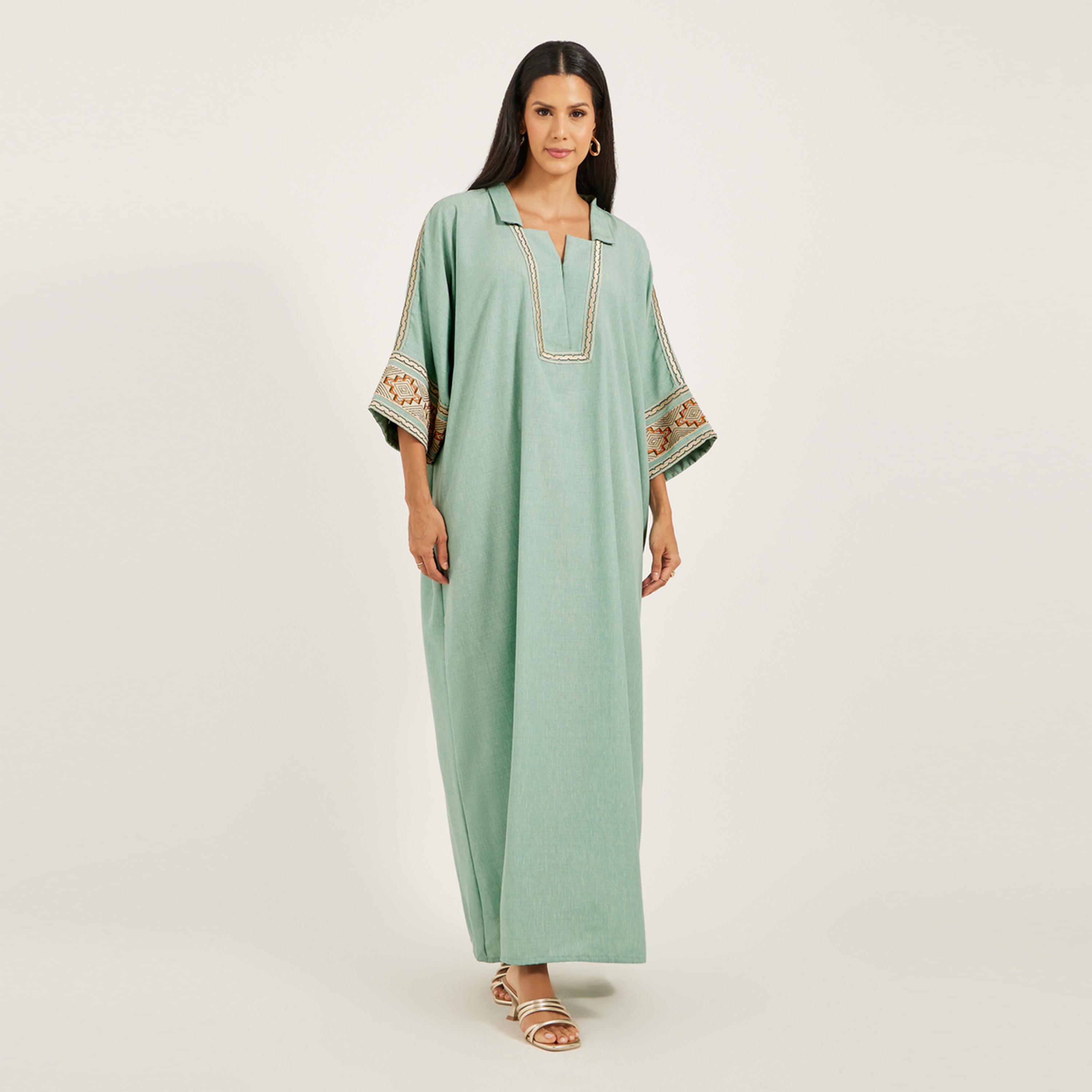 ماكسيم كرييشن × ستايلي - قفطان قماش ليلان مزين بخيوط-women-arabicclothing-kaftan-image-5