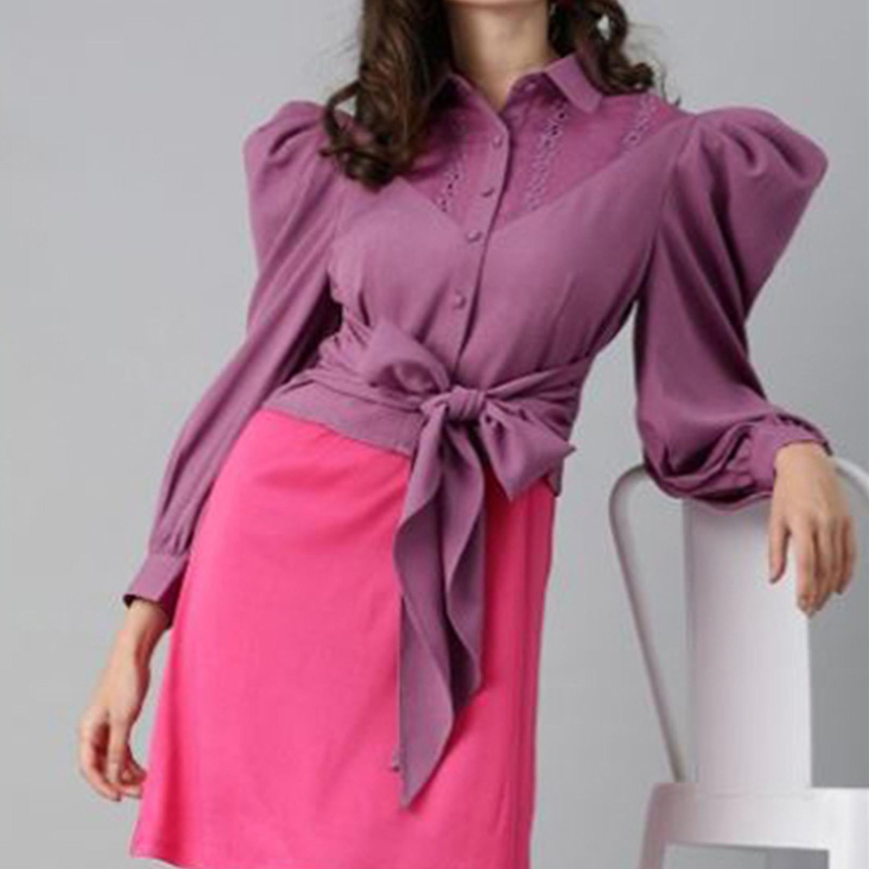 كاشوالي × ستايلي - قميص قصير بجزء مطرز مع رباط خصر-women-clothing-shirtsandblouses-shirts-image-1