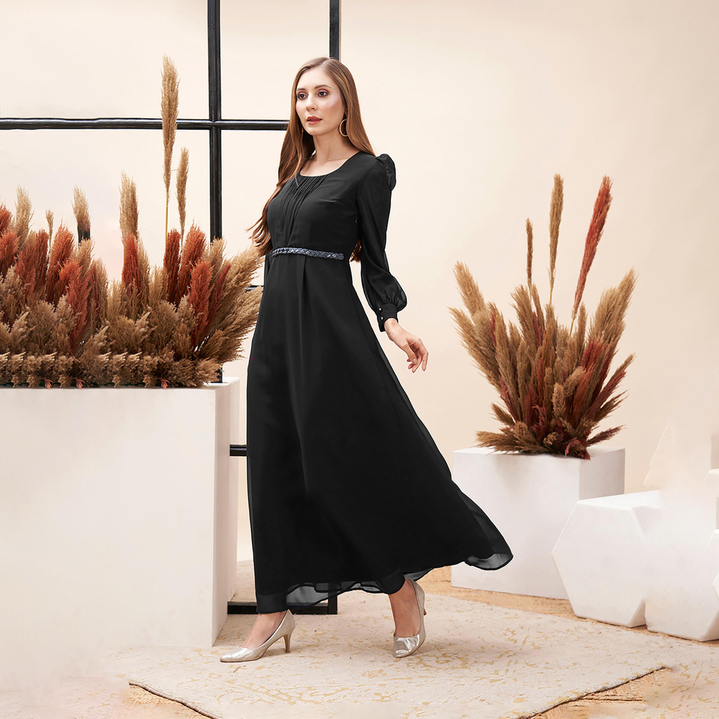 ميش × ستايلي - فستان ماكسي أسود برقبة دائرية وتفاصيل تطريز عند الخصر-women-clothing-dresses-image-4
