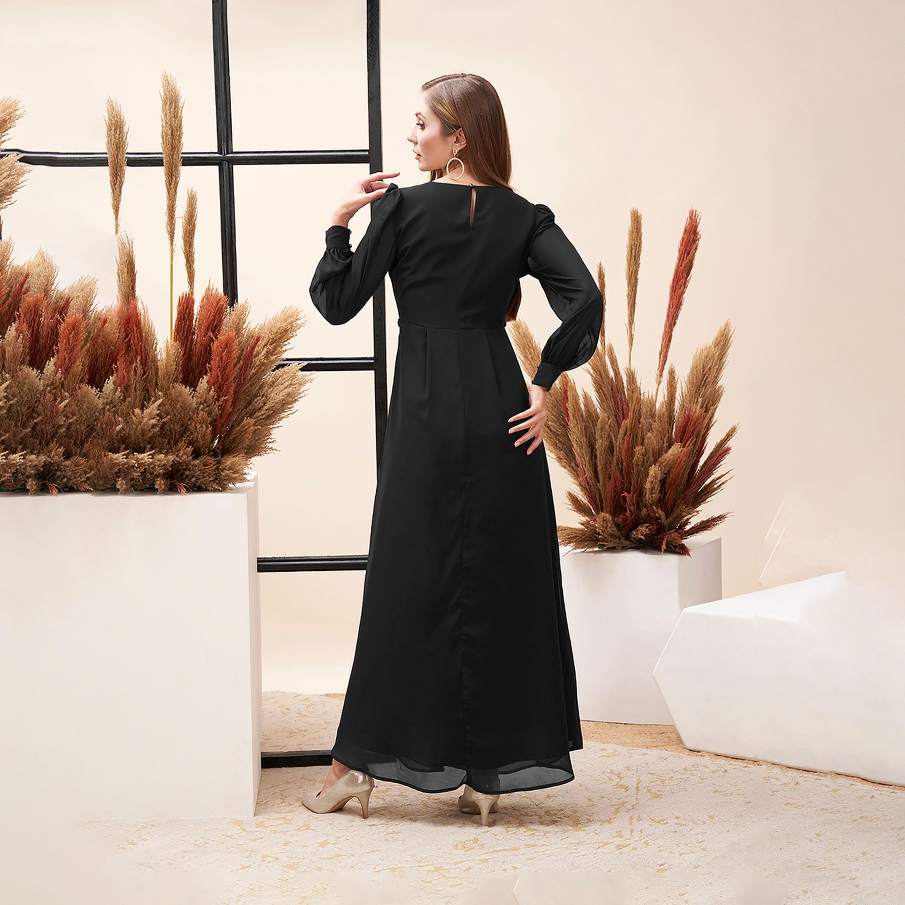 ميش × ستايلي - فستان ماكسي أسود برقبة دائرية وتفاصيل تطريز عند الخصر-women-clothing-dresses-image-5