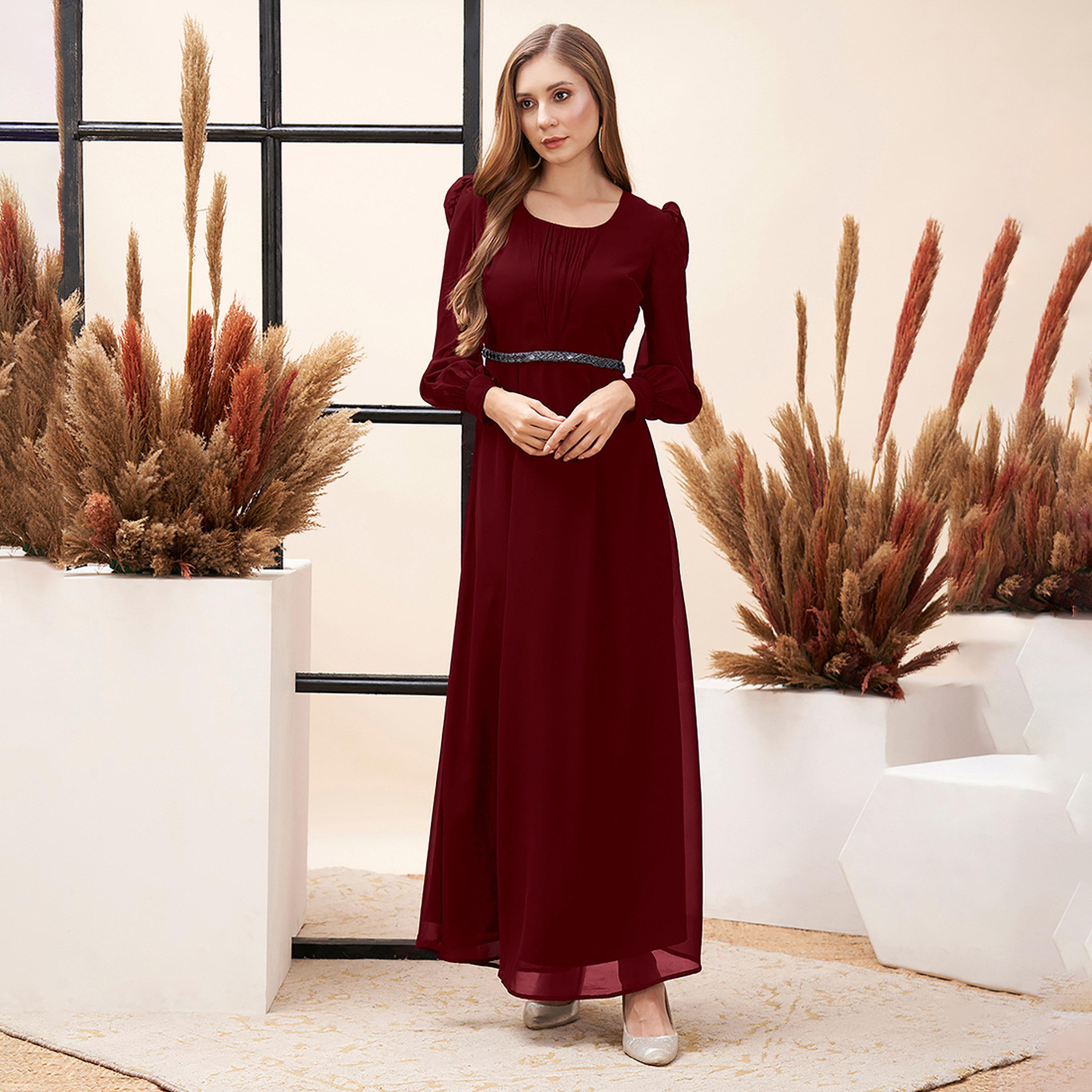 مش × ستايلي-  فستان ماكسي كستنائي اللون مع رقبة دائرية وتفاصيل مطرزة عند الخصر-women-clothing-dresses-image-3