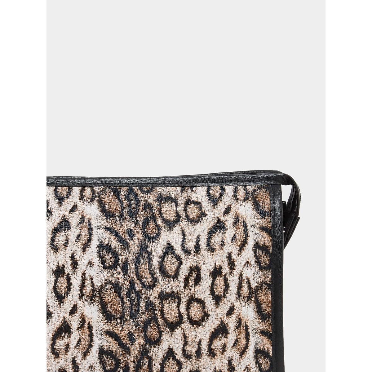 Styli Animal Print Washbag with Zip Closure-women-bagsandwallets-handbags-image-3