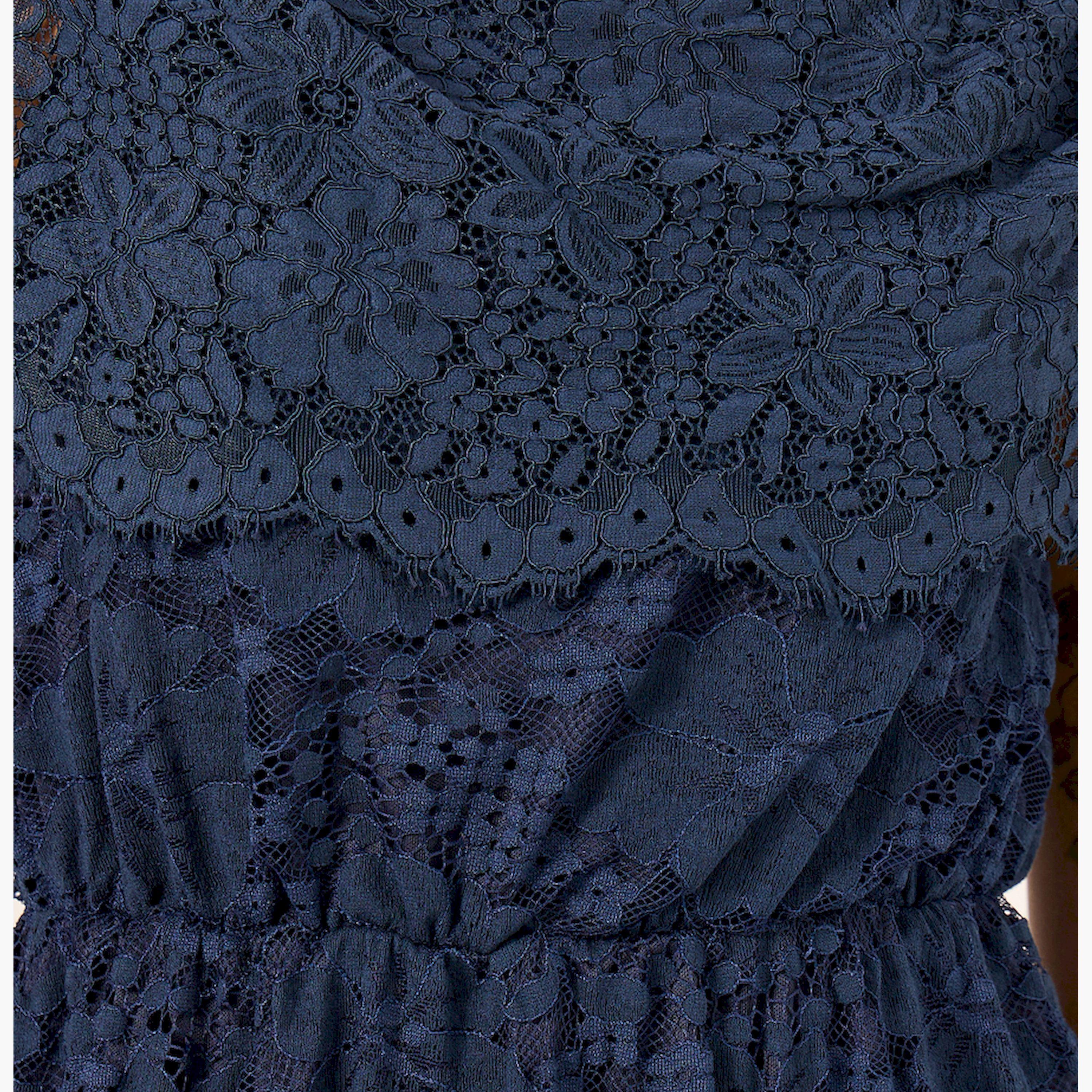 ستايلي - فستان دانتيل ميدي بقصة A وفتحة رقبة مربعة-women-clothing-dresses-image-4