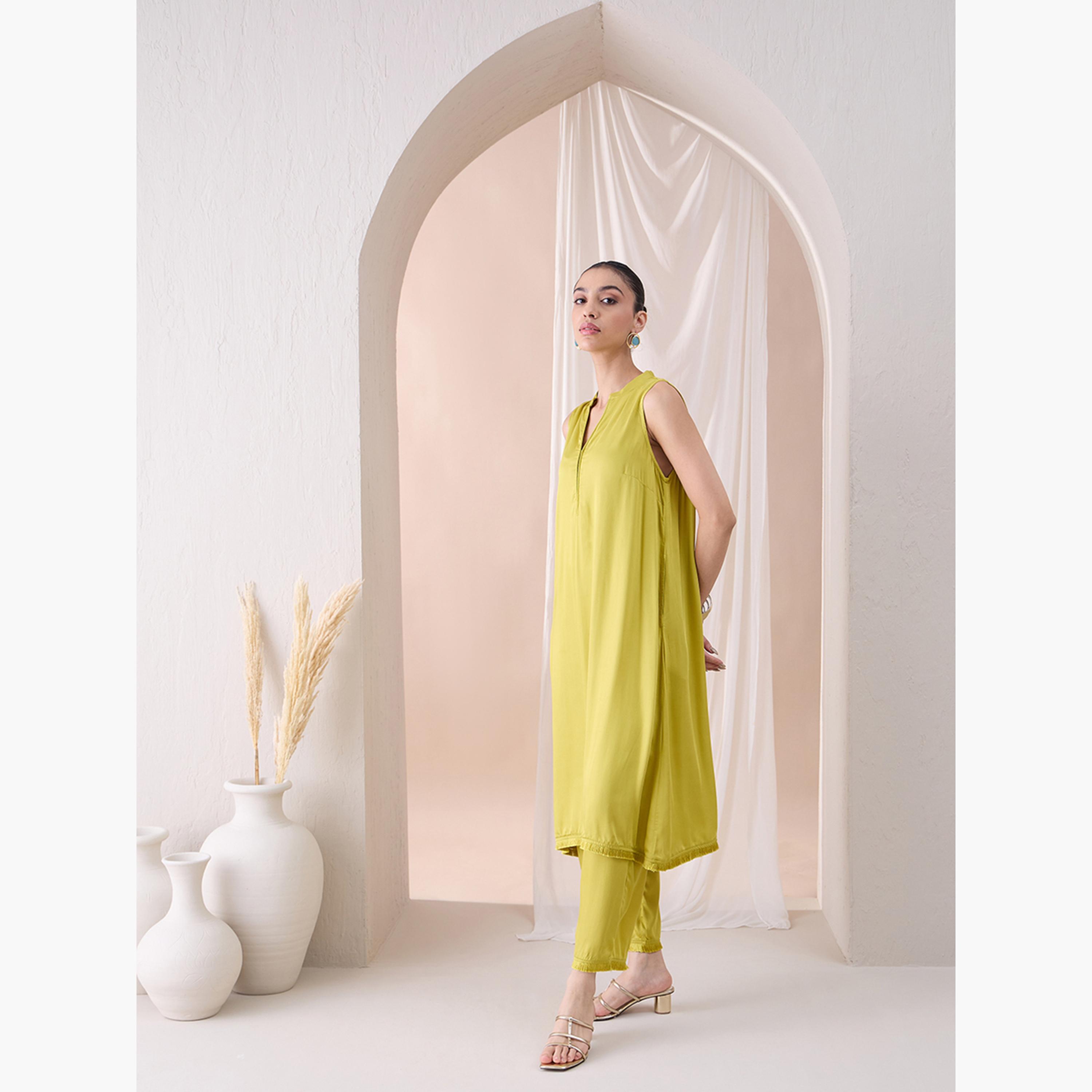 Femmella X Styli Sleeveless Mandarin Collar Long Kurta With Straight Pant-women-clothing-coordsets-image-3