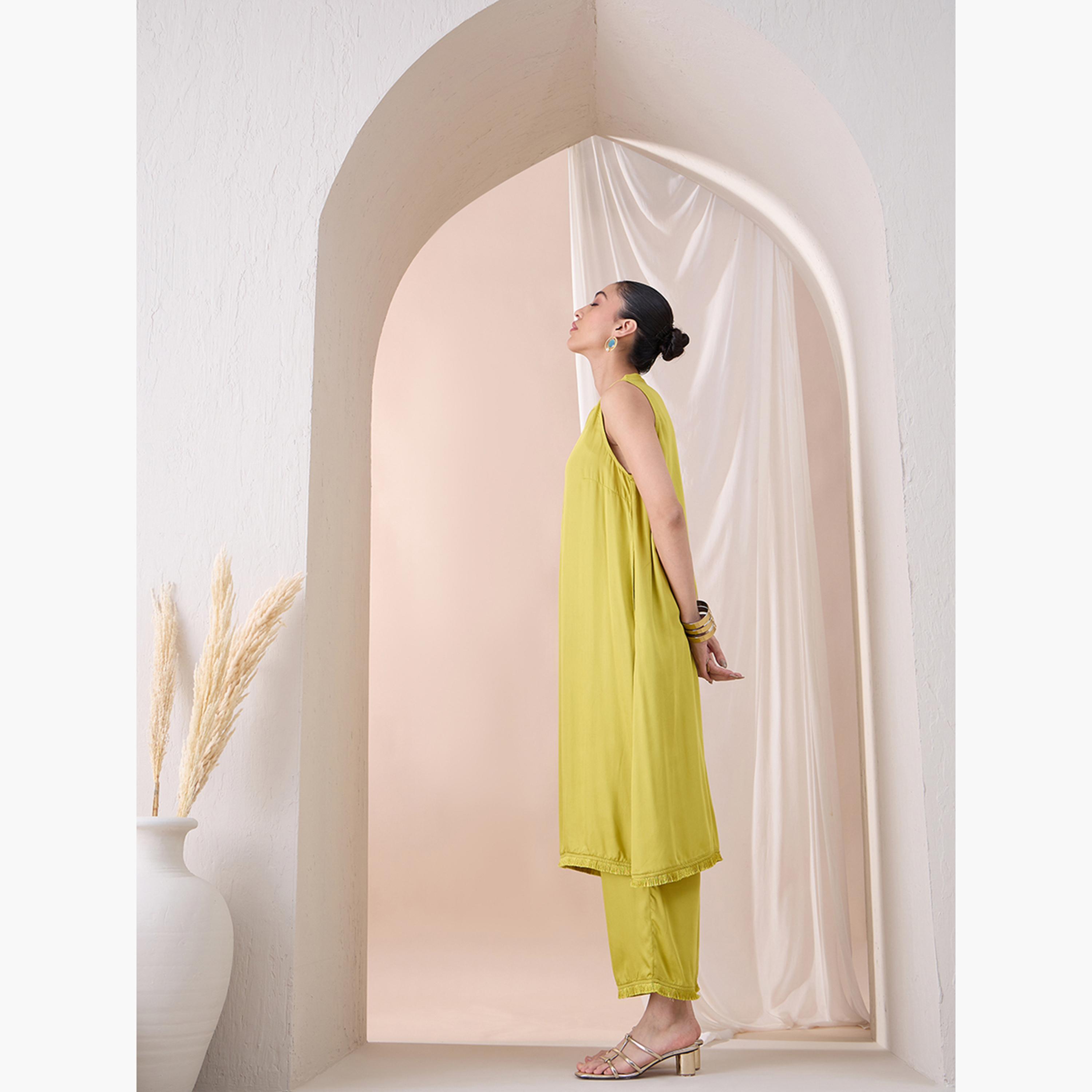 فيميلا × ستايلي - طقم قميص كورتا طويل بدون أكمام وياقة ماندرين مع بنطال مستقيم-women-clothing-coordsets-image-6
