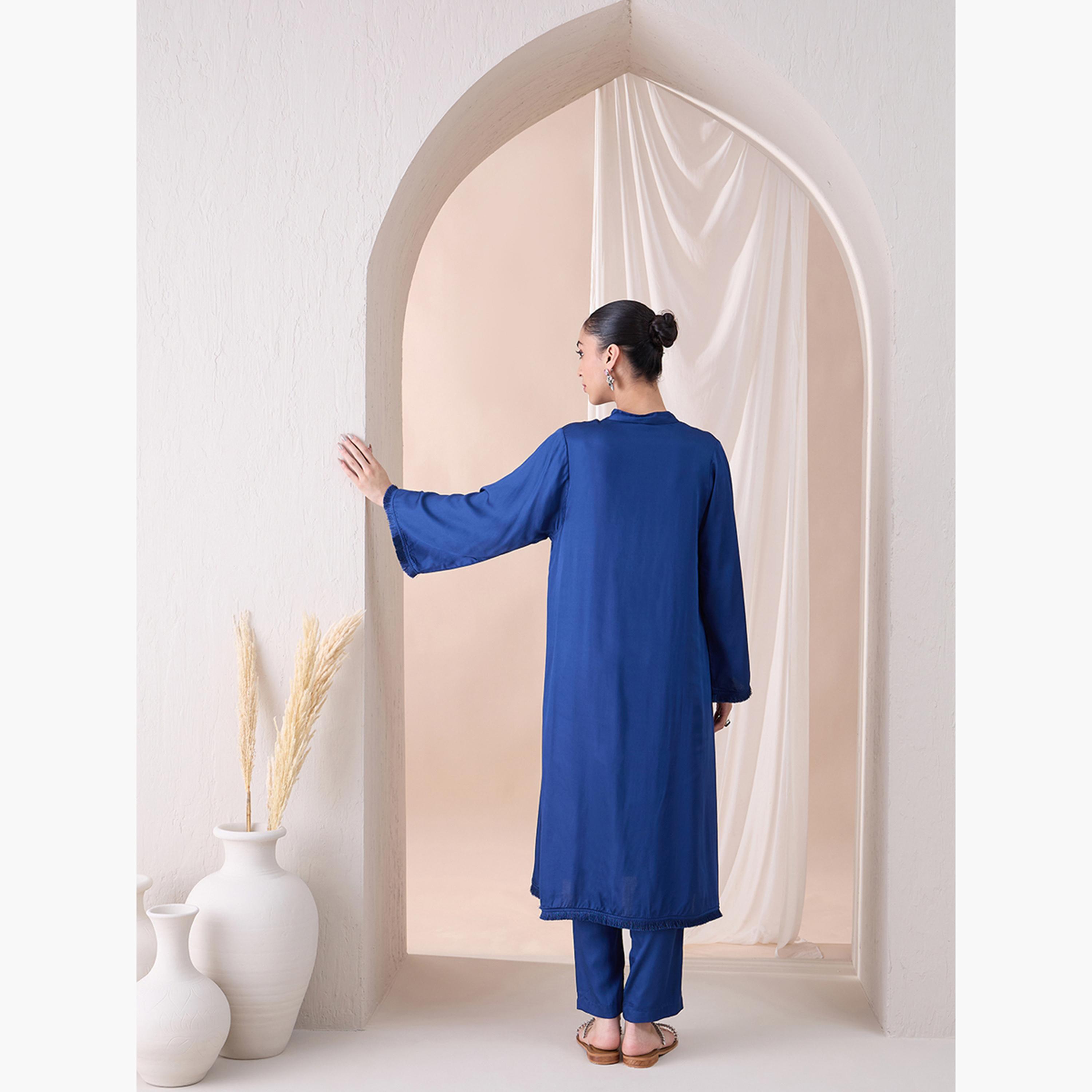 فيميلا × ستايلي -طقم قميص كورتا بتفاصيل أزرار وحاشية شراشيب مع بنطال مستقيم-women-clothing-coordsets-image-1