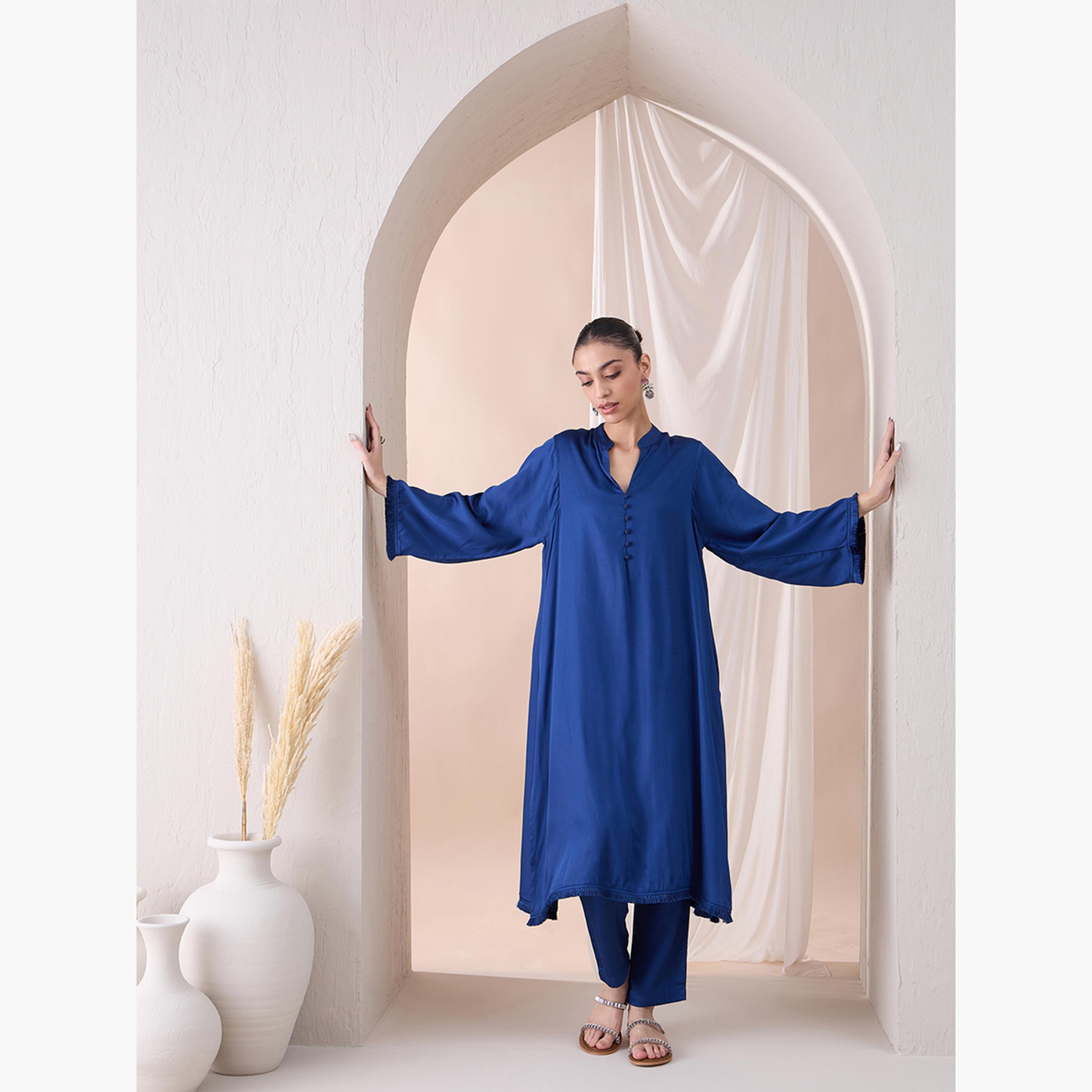 فيميلا × ستايلي -طقم قميص كورتا بتفاصيل أزرار وحاشية شراشيب مع بنطال مستقيم-women-clothing-coordsets-image-6